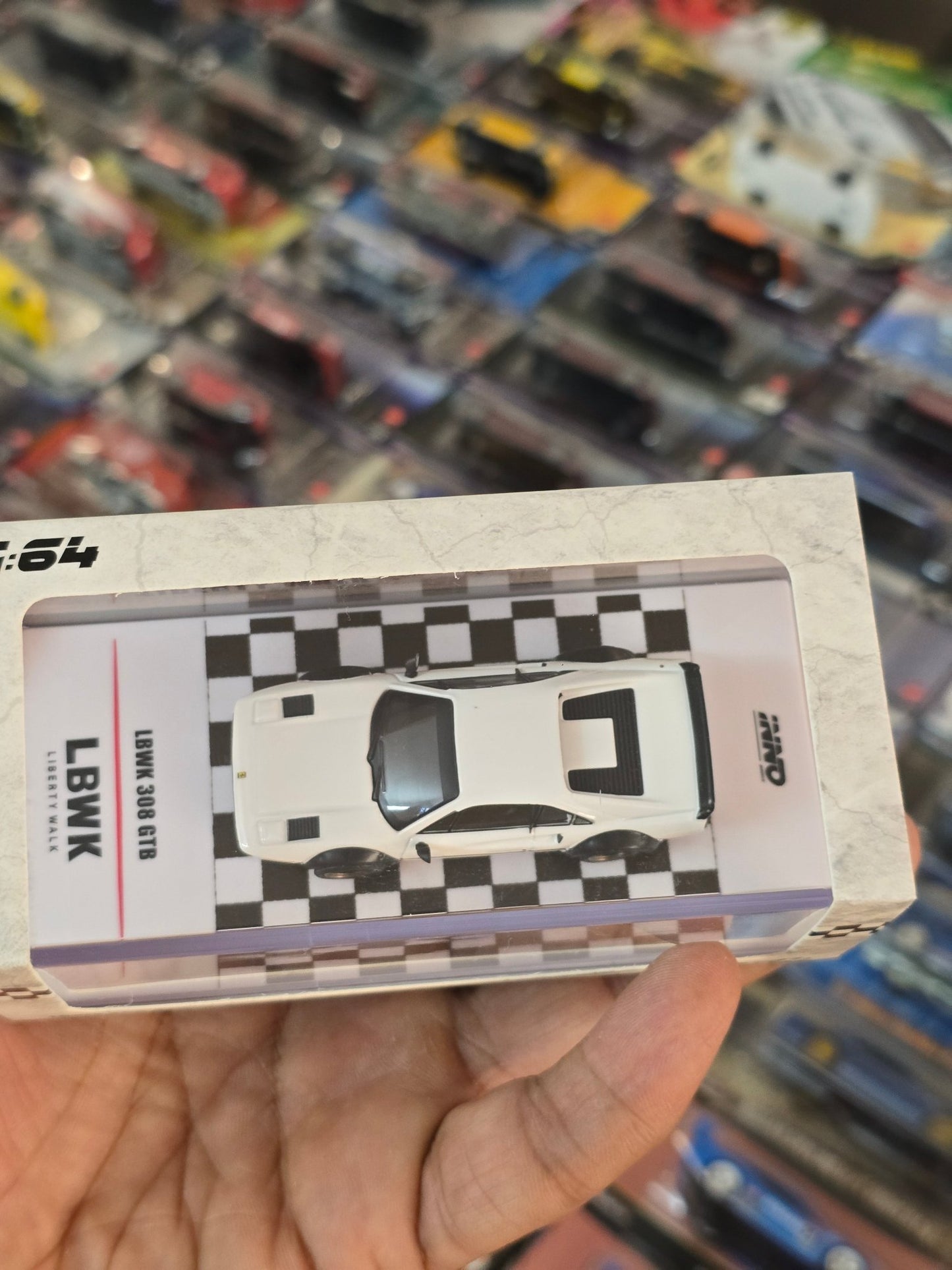 Inno64 LBWK Ferrari 308 GTB (Liberty Walk) - Kinder Logs