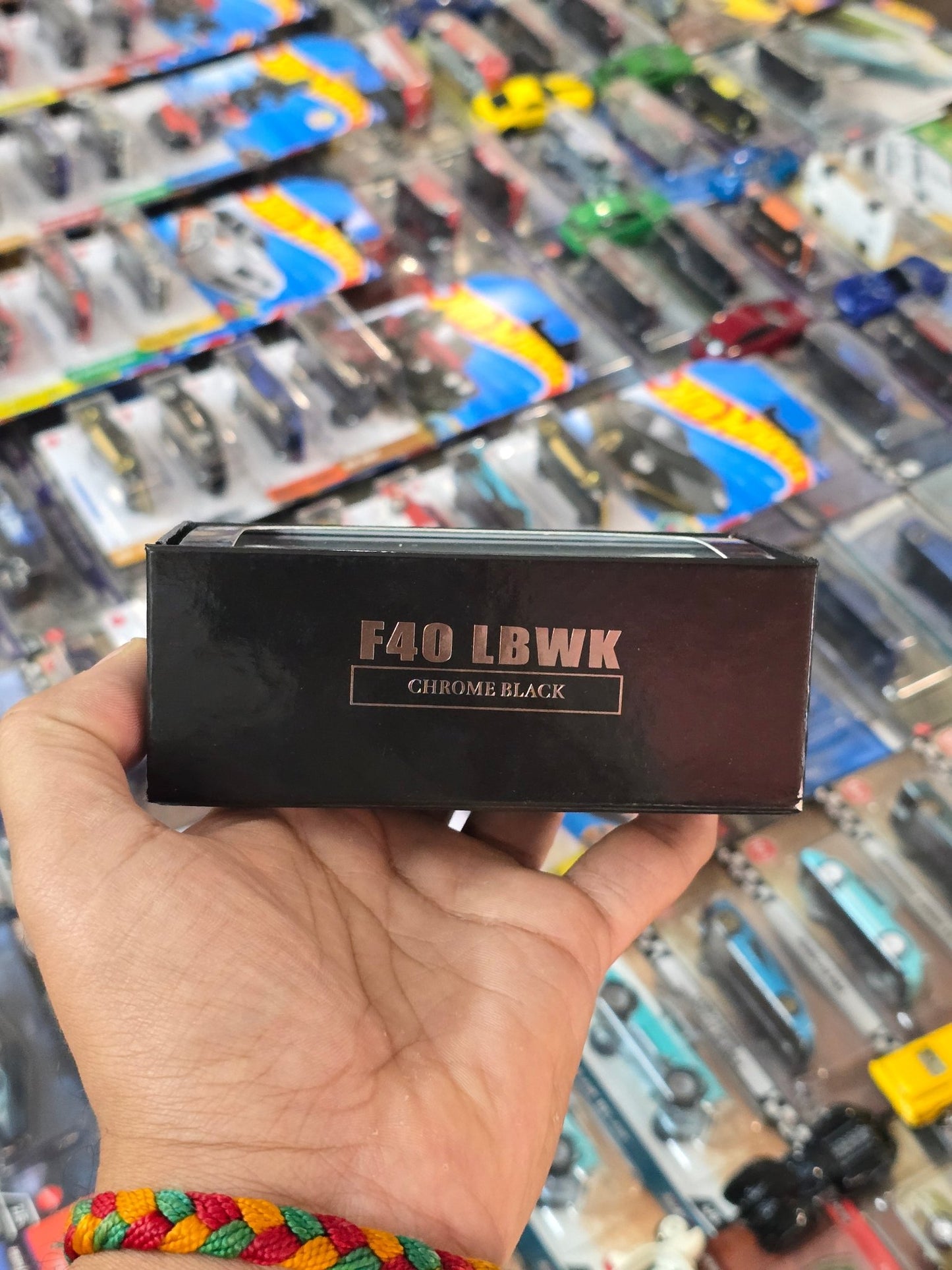 Inno64 LBWK Ferrari F40 Chrome Black Edition - Kinder Logs