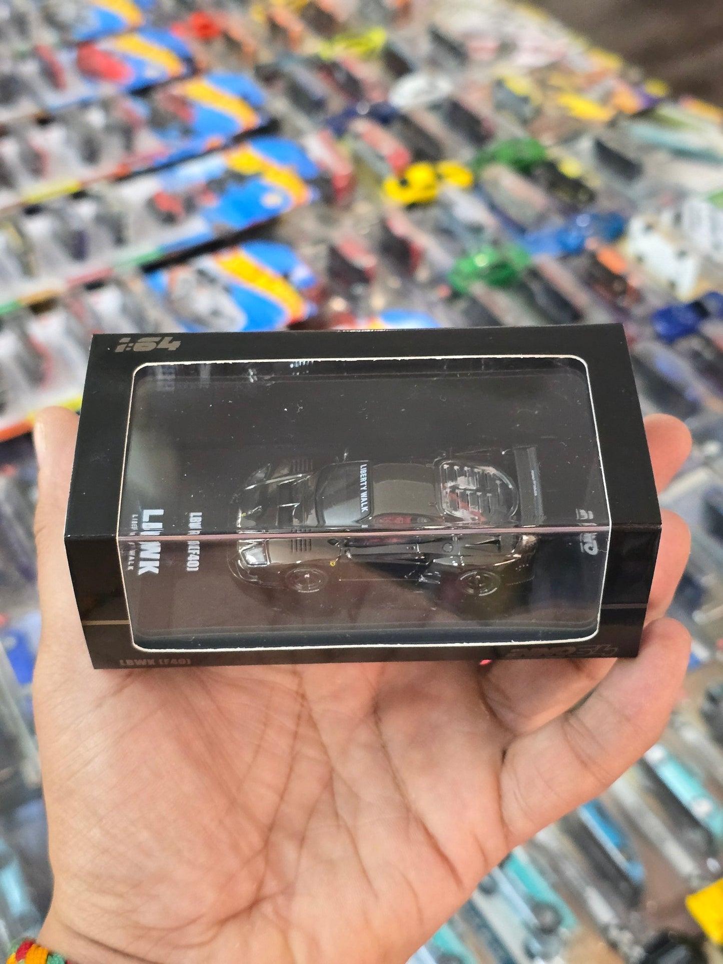 Inno64 LBWK Ferrari F40 Chrome Black Edition - Kinder Logs