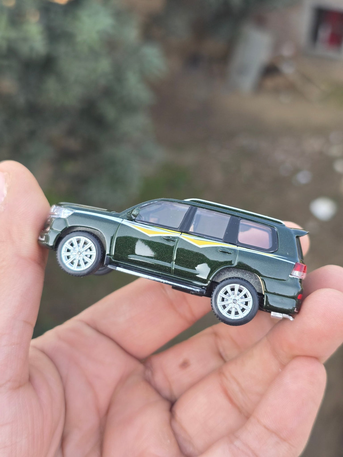 JKM 2016 Toyota Land Cruiser LC200 SUV - Green (Open Box) - Kinder Logs