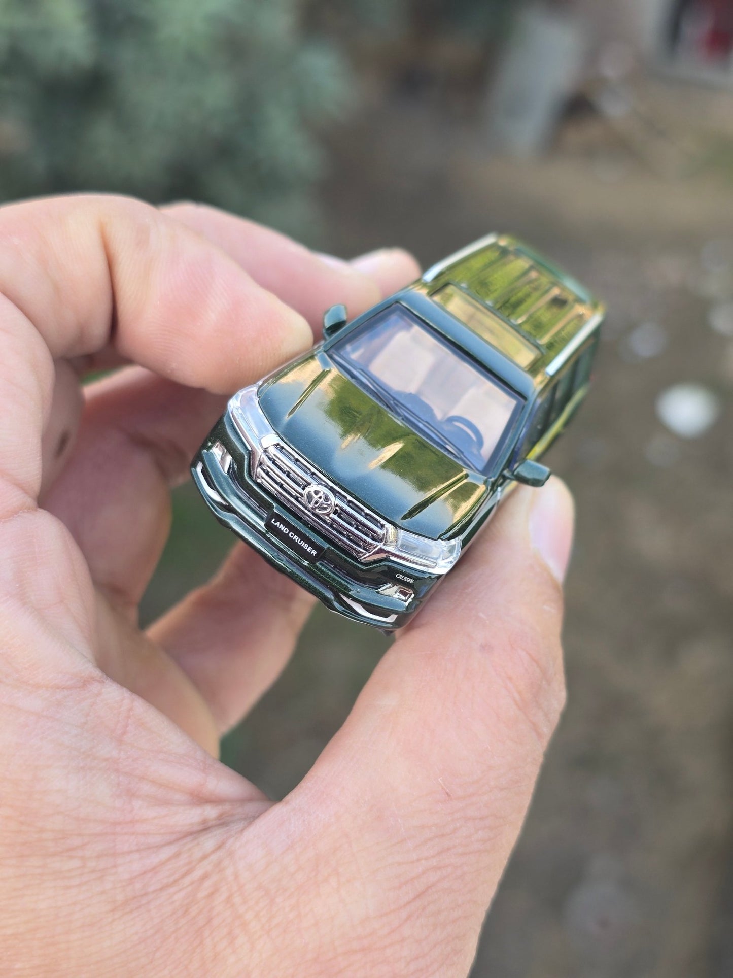 JKM 2016 Toyota Land Cruiser LC200 SUV - Green (Open Box) - Kinder Logs