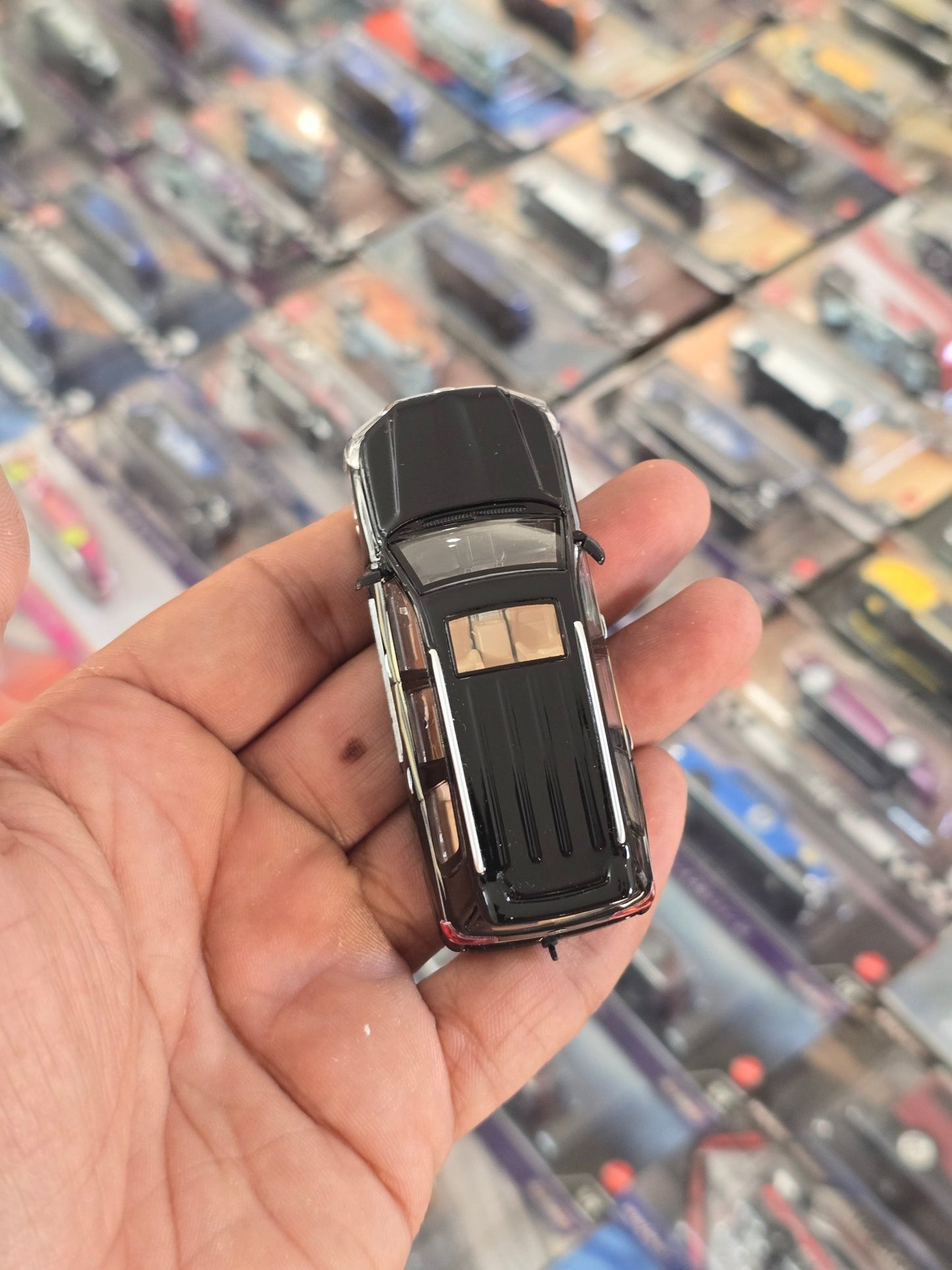 JKM 2016 Toyota Land Cruiser LC200 SUV (Open Box) - Kinder Logs