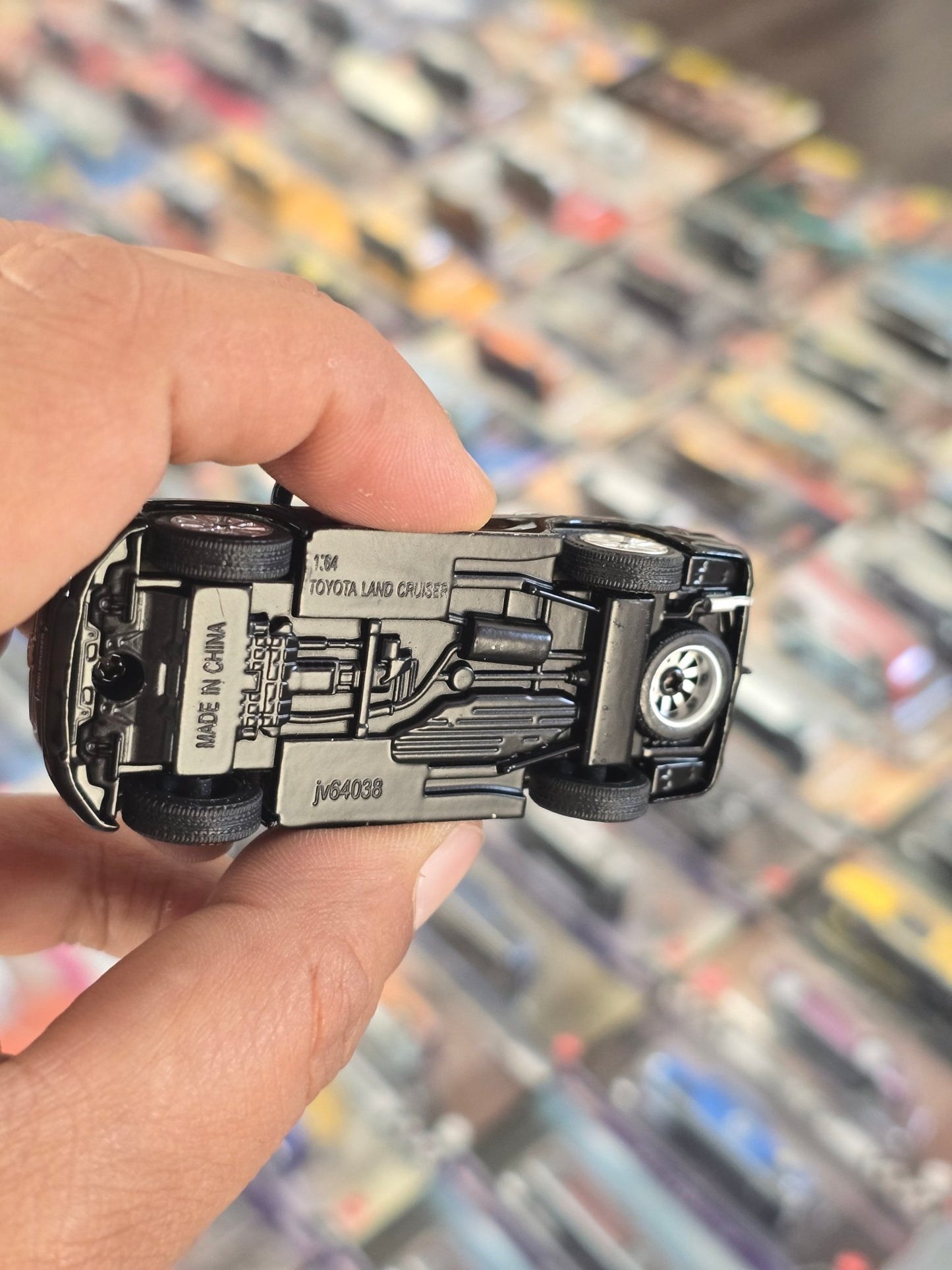 JKM 2016 Toyota Land Cruiser LC200 SUV (Open Box) - Kinder Logs