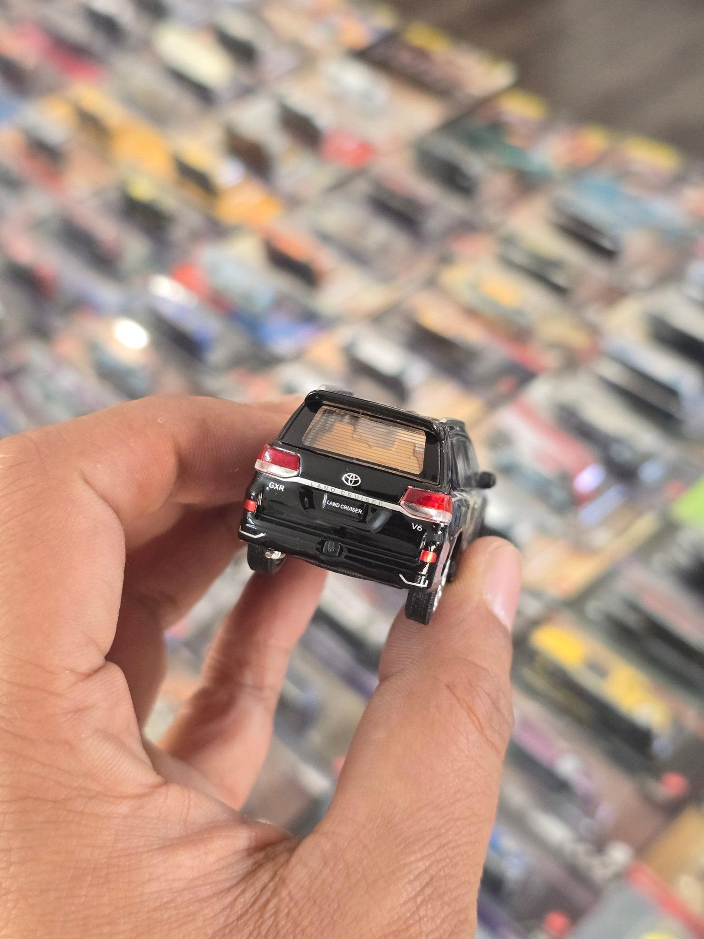 JKM 2016 Toyota Land Cruiser LC200 SUV (Open Box) - Kinder Logs