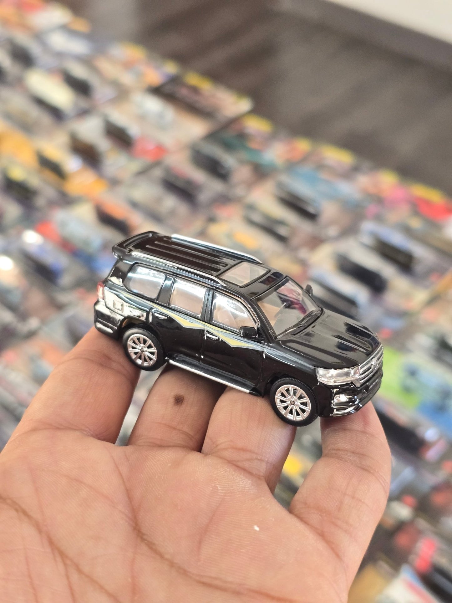 JKM 2016 Toyota Land Cruiser LC200 SUV (Open Box) - Kinder Logs