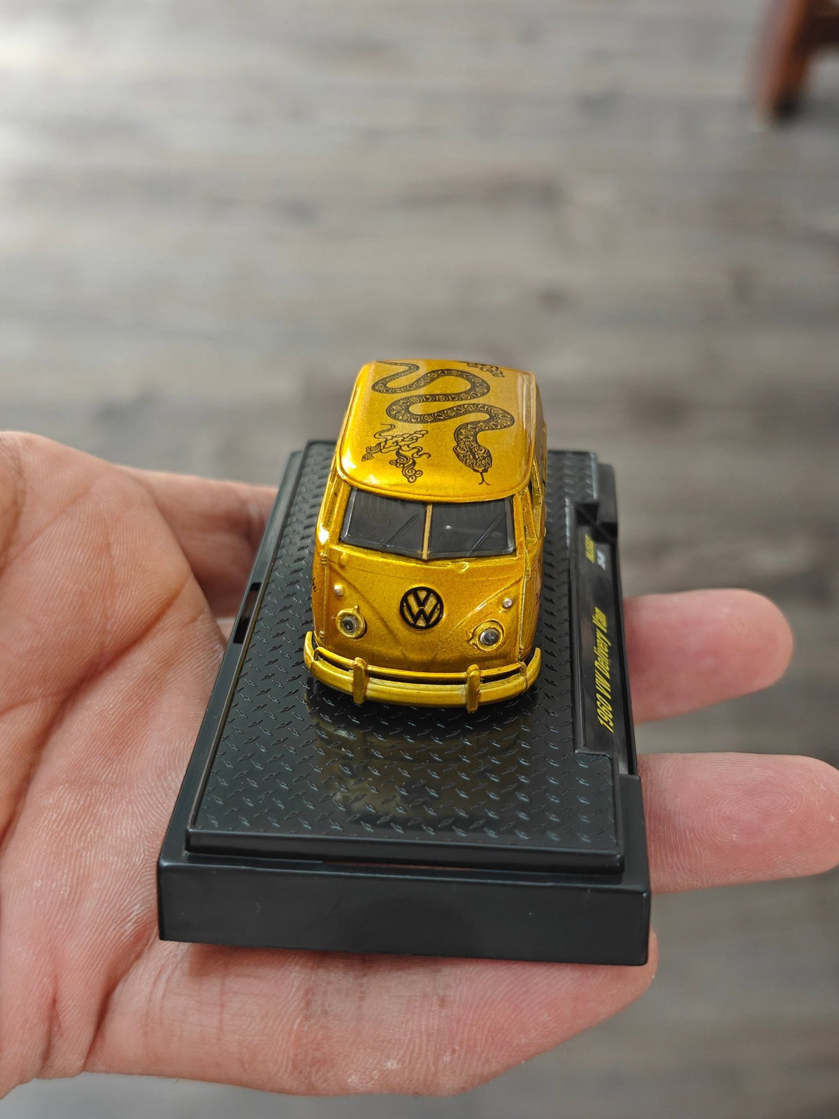 M2 Machines 1960 VW Delivery Van - Matte Gold (Uncarded - New) - Kinder Logs