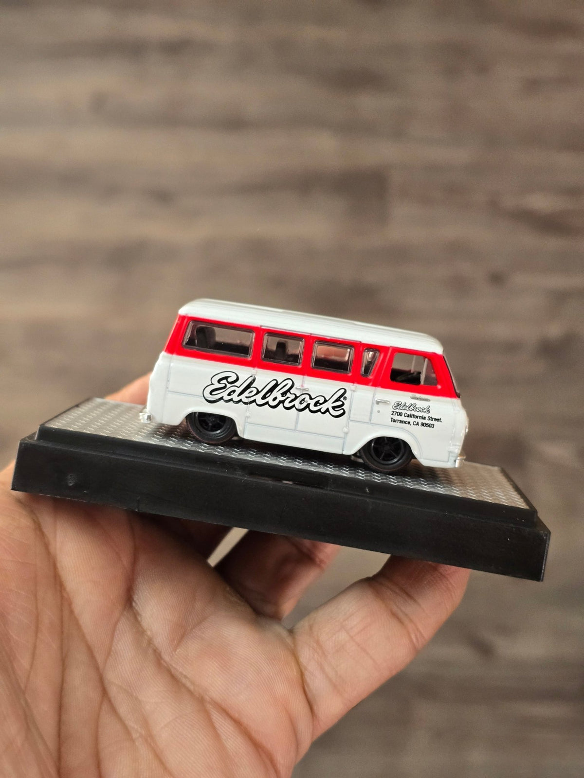 M2 Machines Wild Cards Edelbrock 1965 Ford Falcon Club Wagon WC14 (Open Box) - Kinder Logs