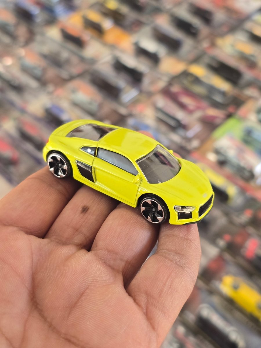 Majorette Audi R8 - Neon Green (Uncarded) - Kinder Logs
