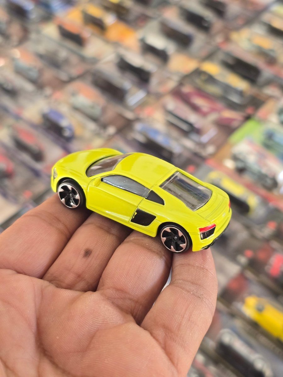 Majorette Audi R8 - Neon Green (Uncarded) - Kinder Logs