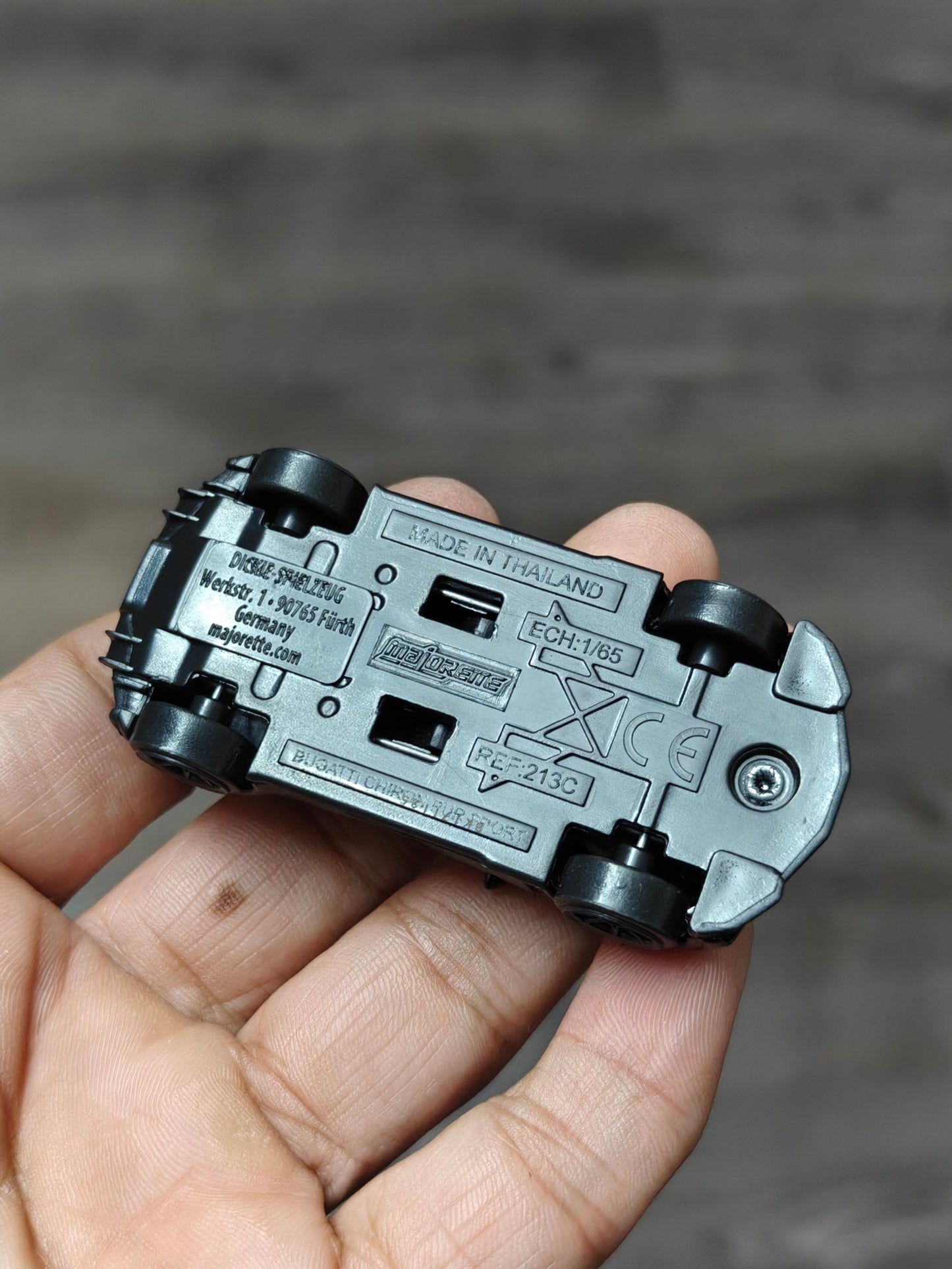 Majorette Bugatti Chiron Pur Sport Black Edition (Uncarded - New) - Kinder Logs
