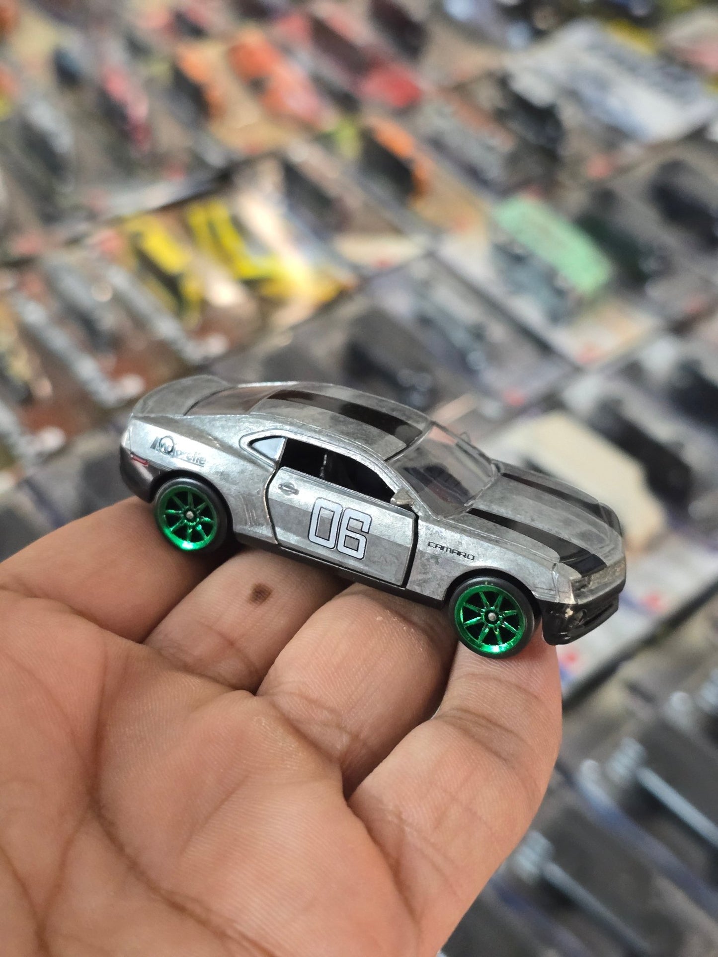 Majorette Chevrolet Camaro Special Edition (Uncarded) - Kinder Logs
