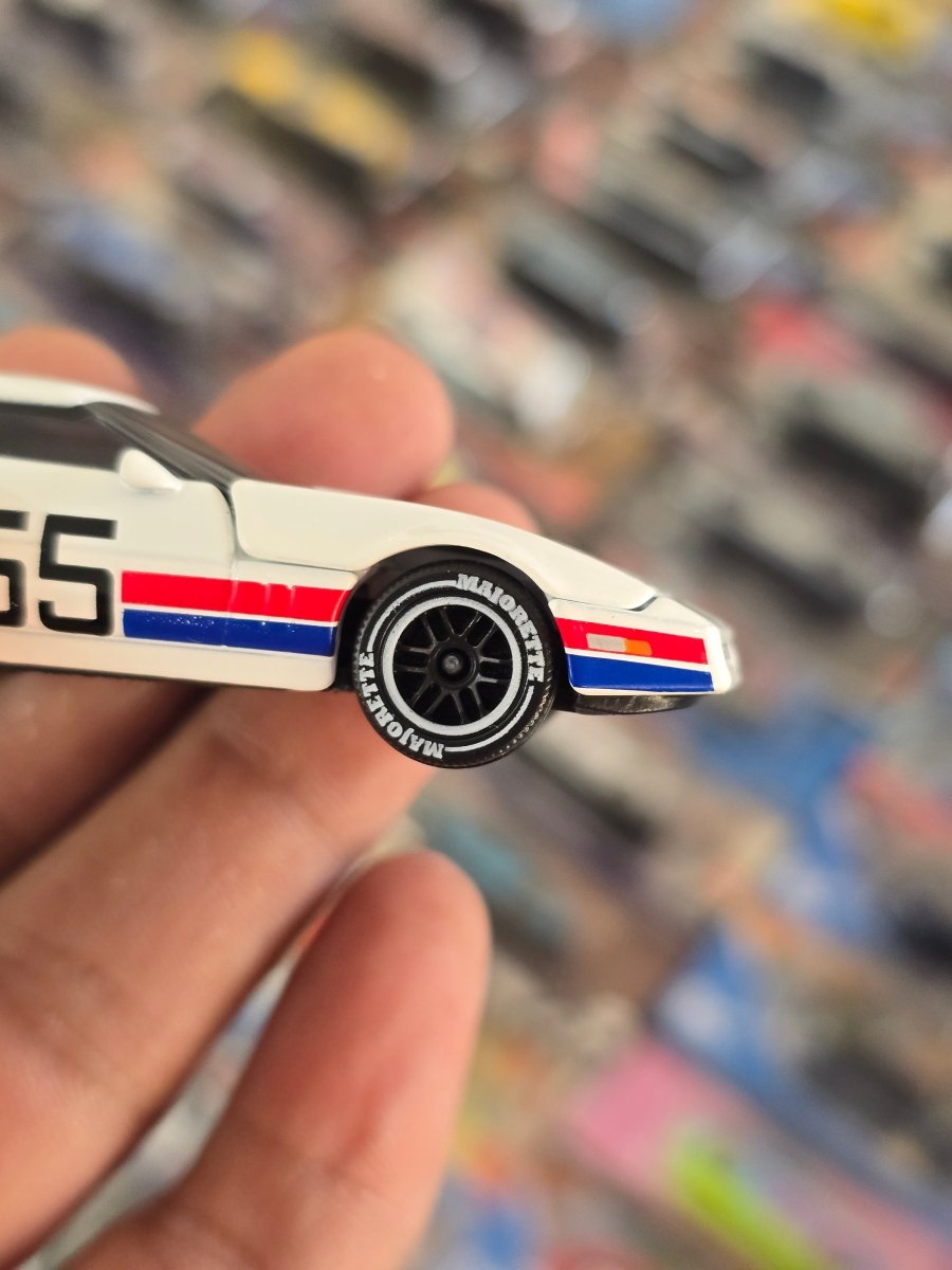 Majorette Chevrolet Corvette C4 #55 - White (Uncarded) - Kinder Logs