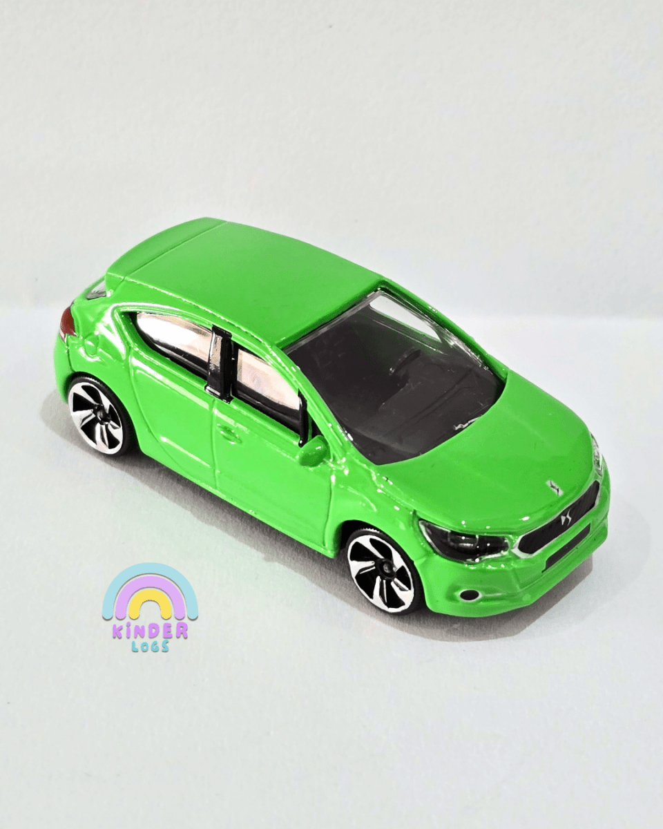 Majorette Citroën DS4 - Green (Uncarded) - Kinder Logs