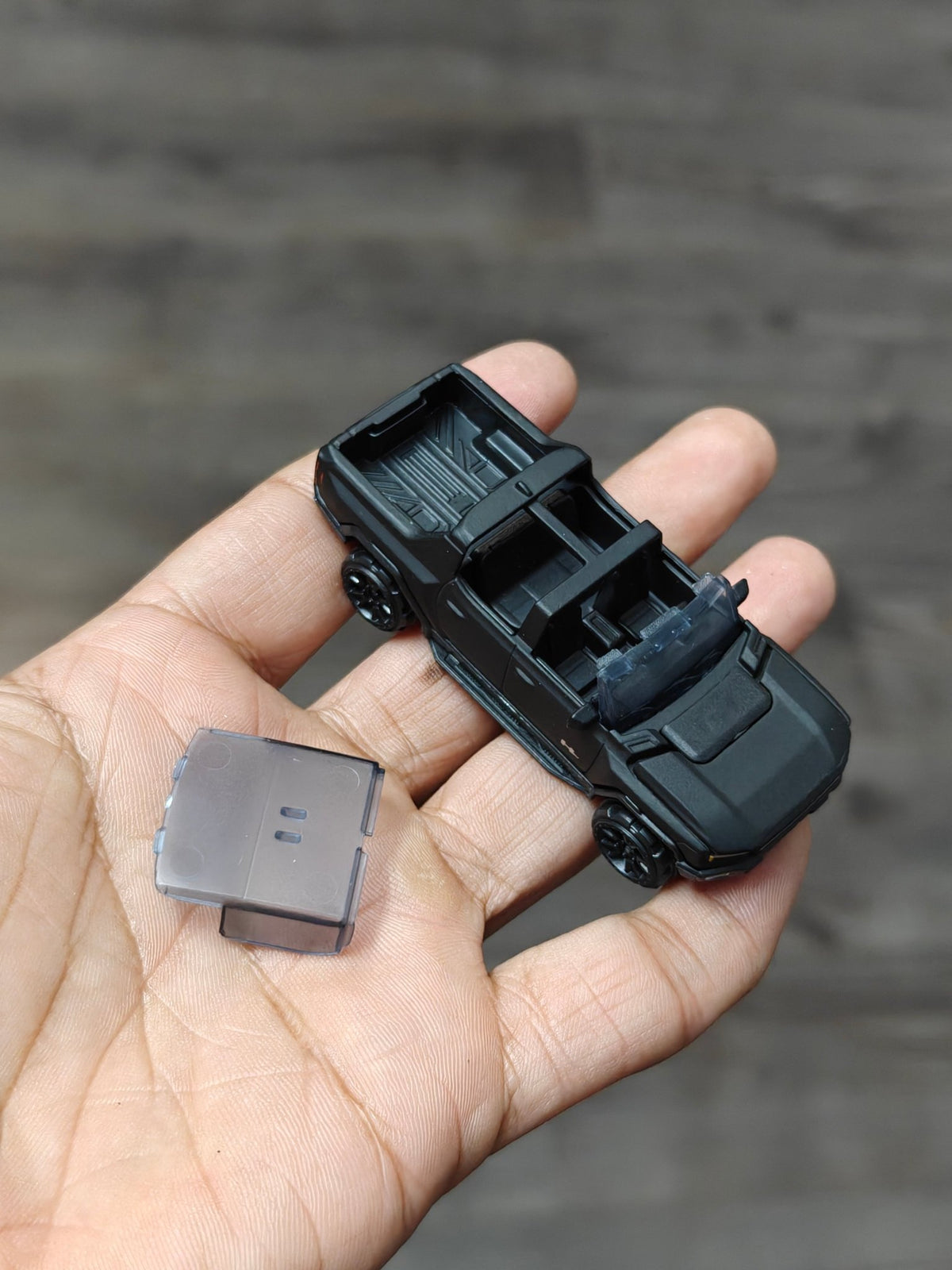 Majorette GMC Hummer EV Black Edition (Uncarded - New) - Kinder Logs