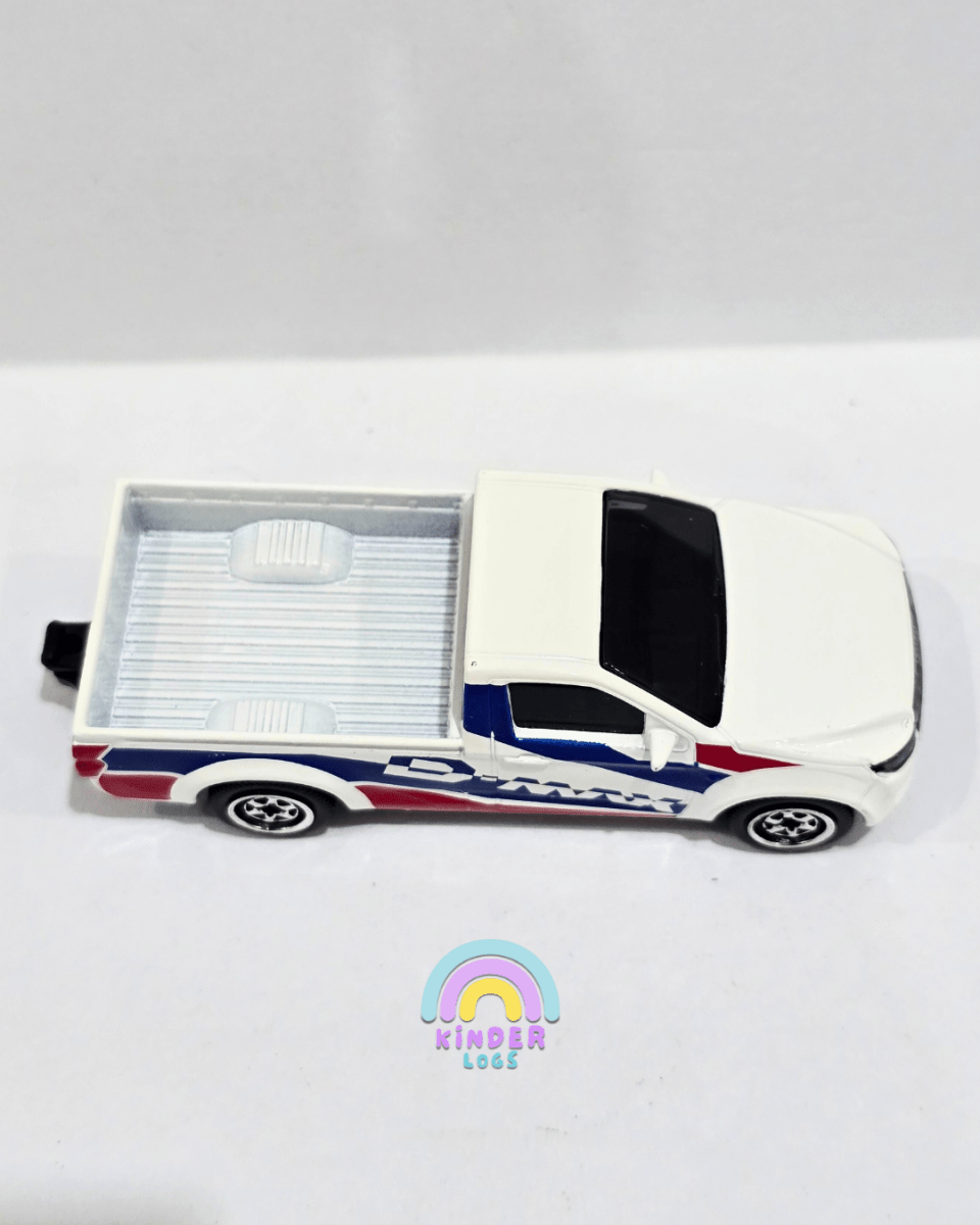 Majorette Isuzu DMAX Spark (Uncarded) - Kinder Logs