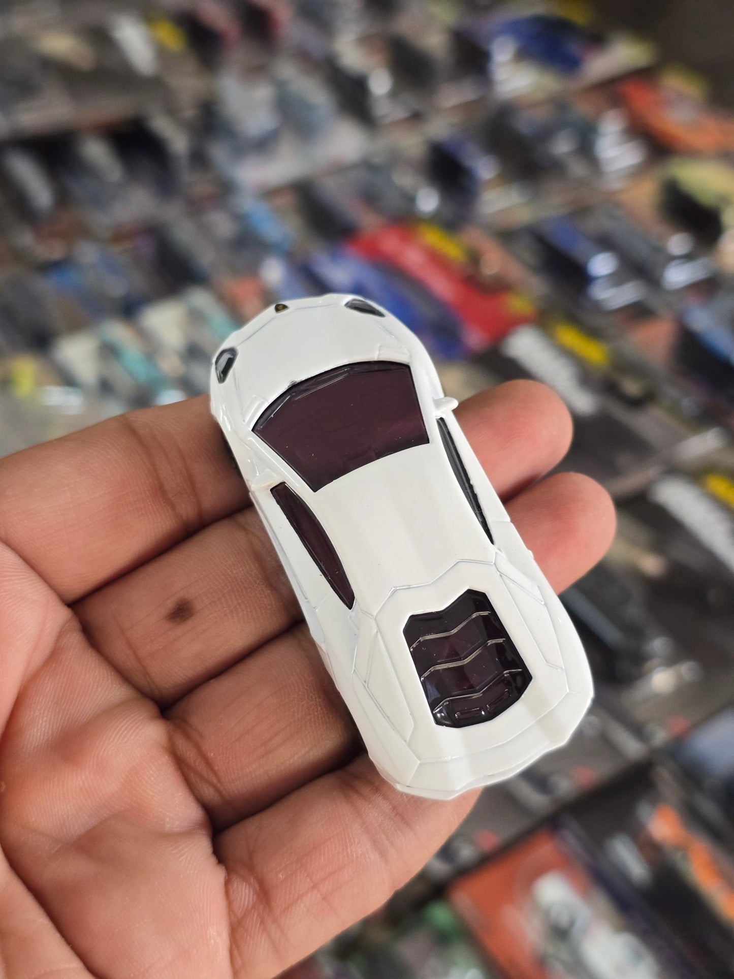 Majorette Lamborghini Aventador - White (Uncarded) - Kinder Logs