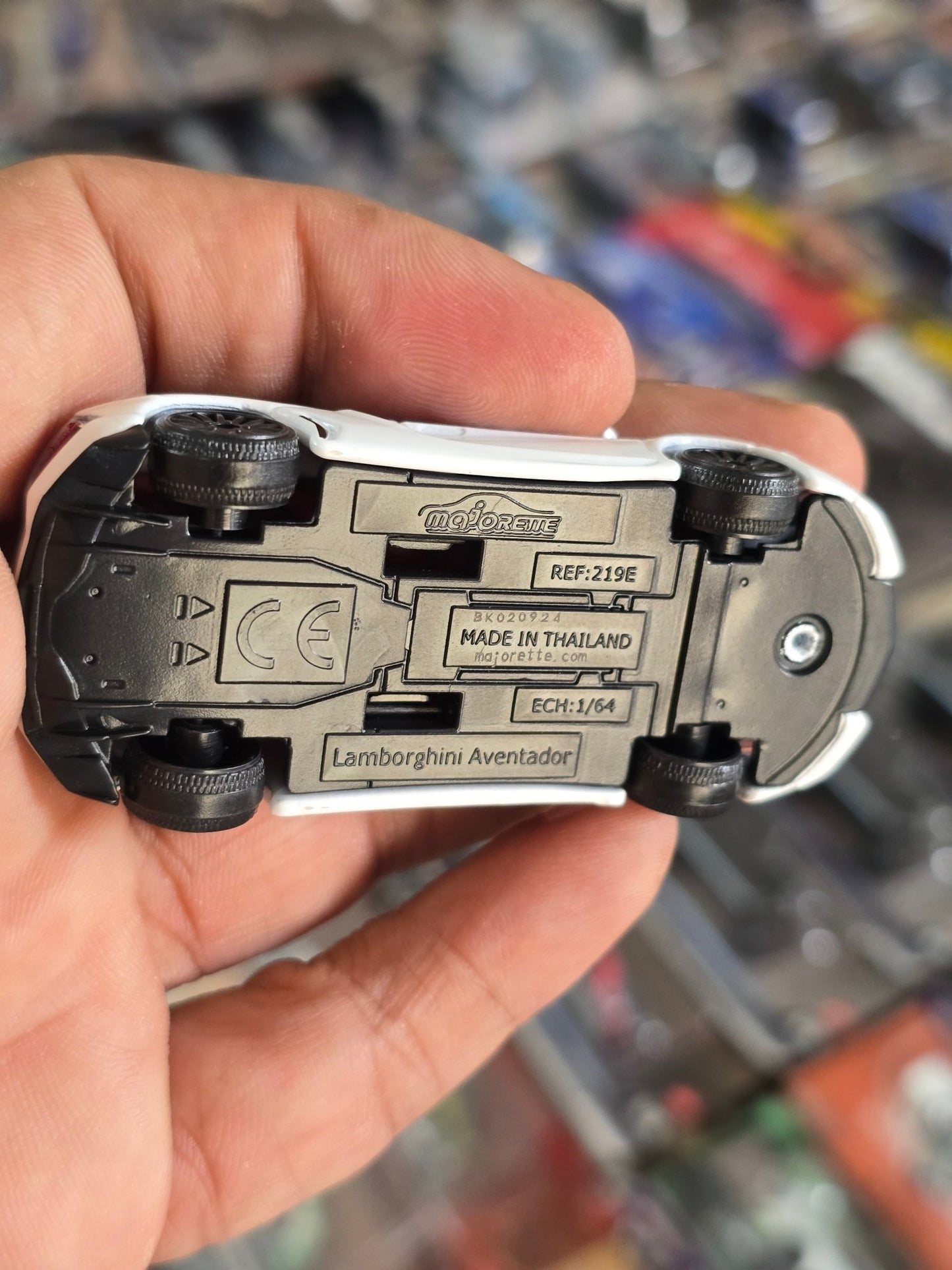 Majorette Lamborghini Aventador - White (Uncarded) - Kinder Logs