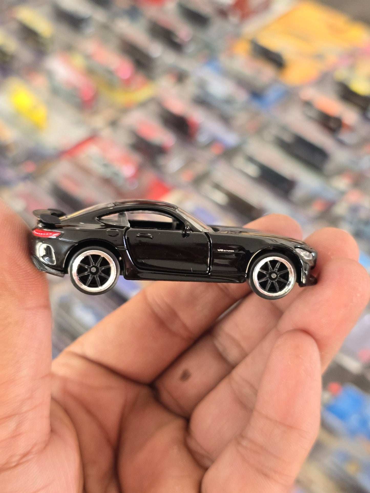 Majorette Mercedes - AMG GT R Black Edition (Uncarded) - Kinder Logs