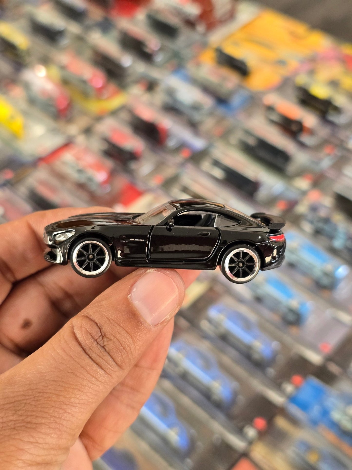 Majorette Mercedes - AMG GT R Black Edition (Uncarded) - Kinder Logs