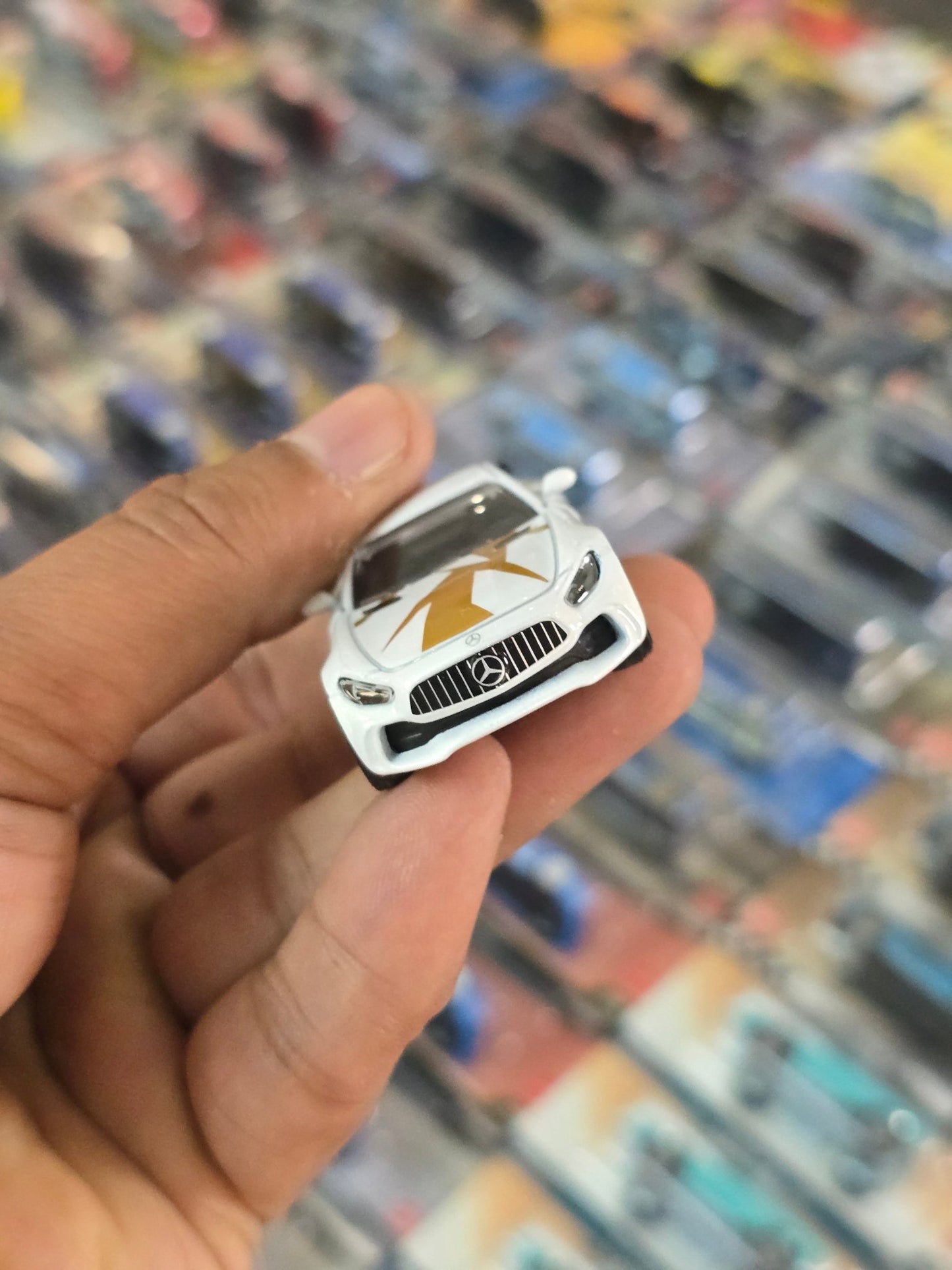 Majorette Mercedes - AMG GT R (Uncarded) - Kinder Logs