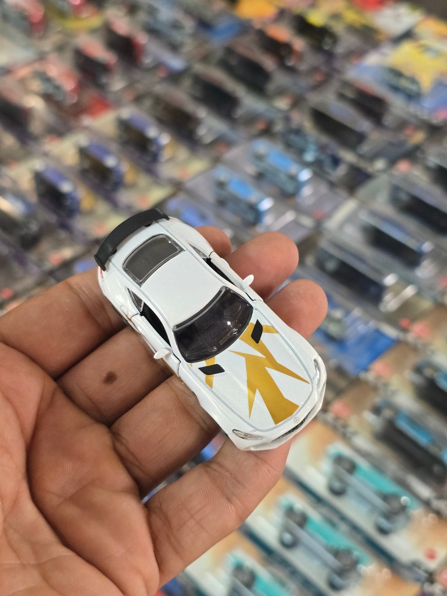 Majorette Mercedes - AMG GT R (Uncarded) - Kinder Logs