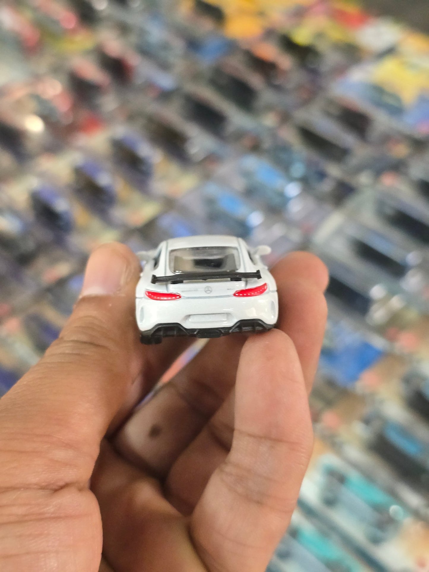 Majorette Mercedes - AMG GT R (Uncarded) - Kinder Logs