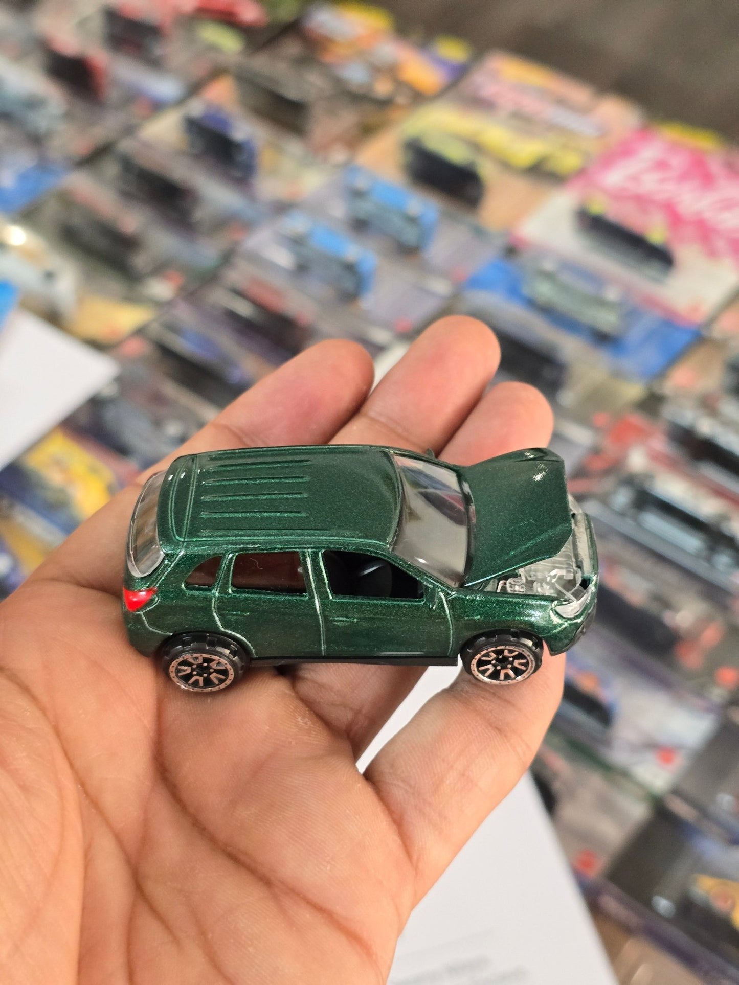 Majorette Mitsubishi ASX - Green (Uncarded) - Kinder Logs