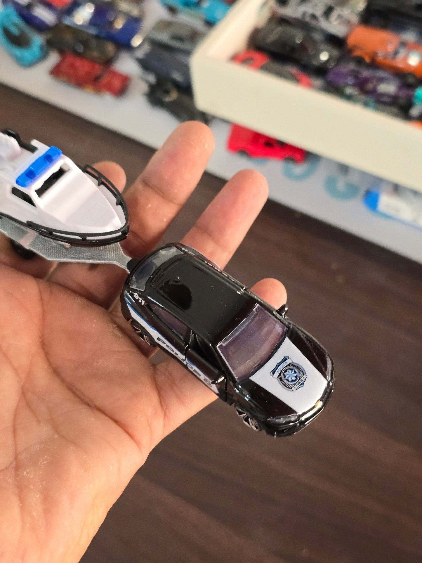 Majorette Police Lamborghini Urus With A Boat Trailer (Uncarded) - Kinder Logs