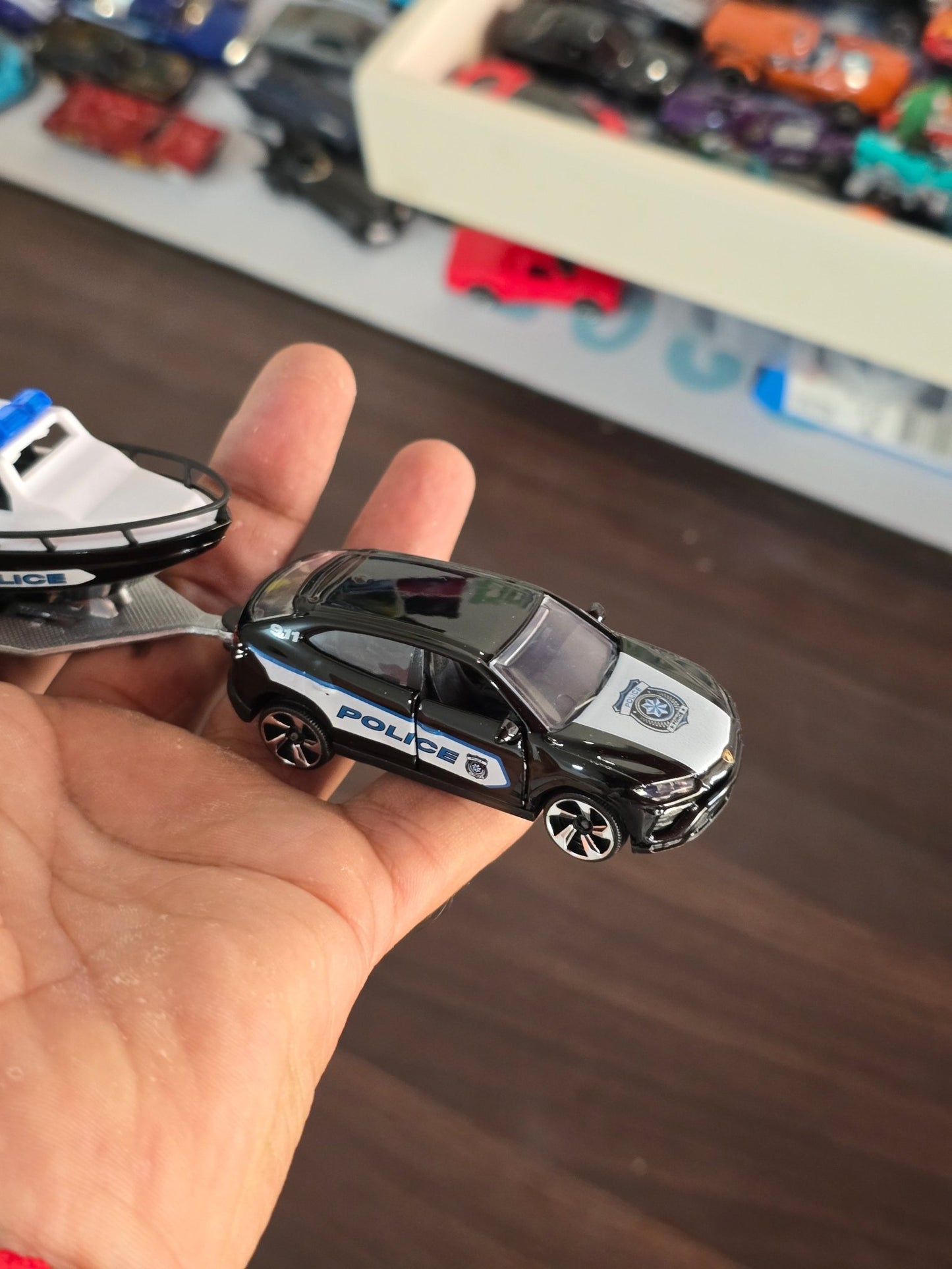 Majorette Police Lamborghini Urus With A Boat Trailer (Uncarded) - Kinder Logs