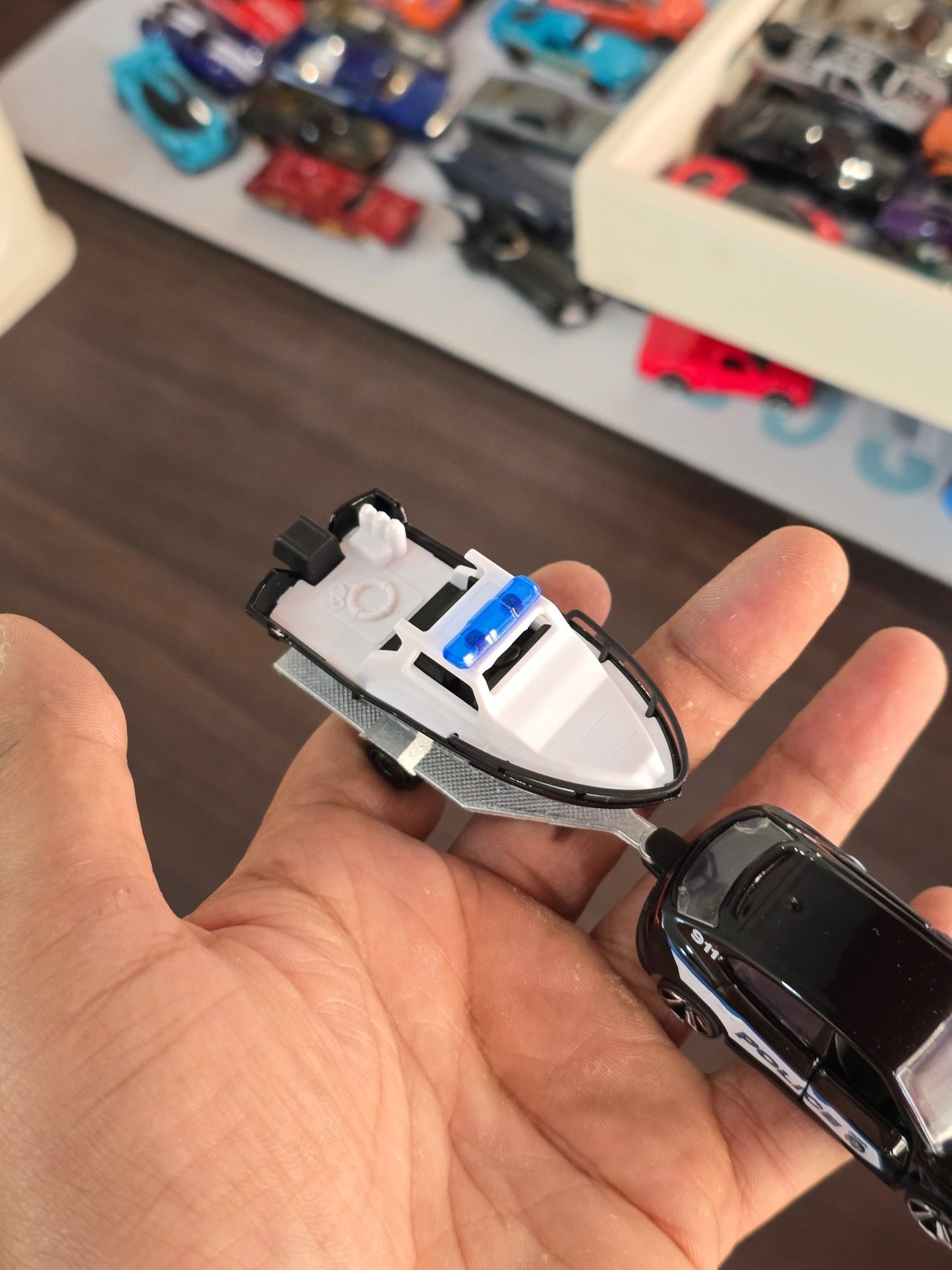 Majorette Police Lamborghini Urus With A Boat Trailer (Uncarded) - Kinder Logs