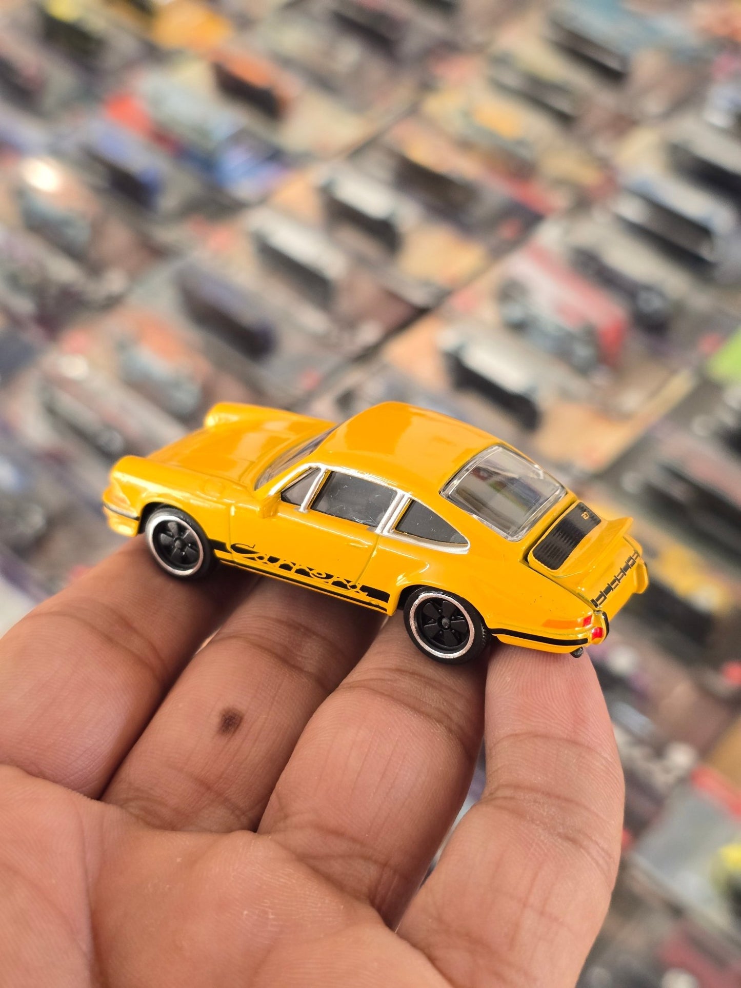 Majorette Porsche 911 Carrera RS 2.7 - Yellow (Uncarded) - Kinder Logs