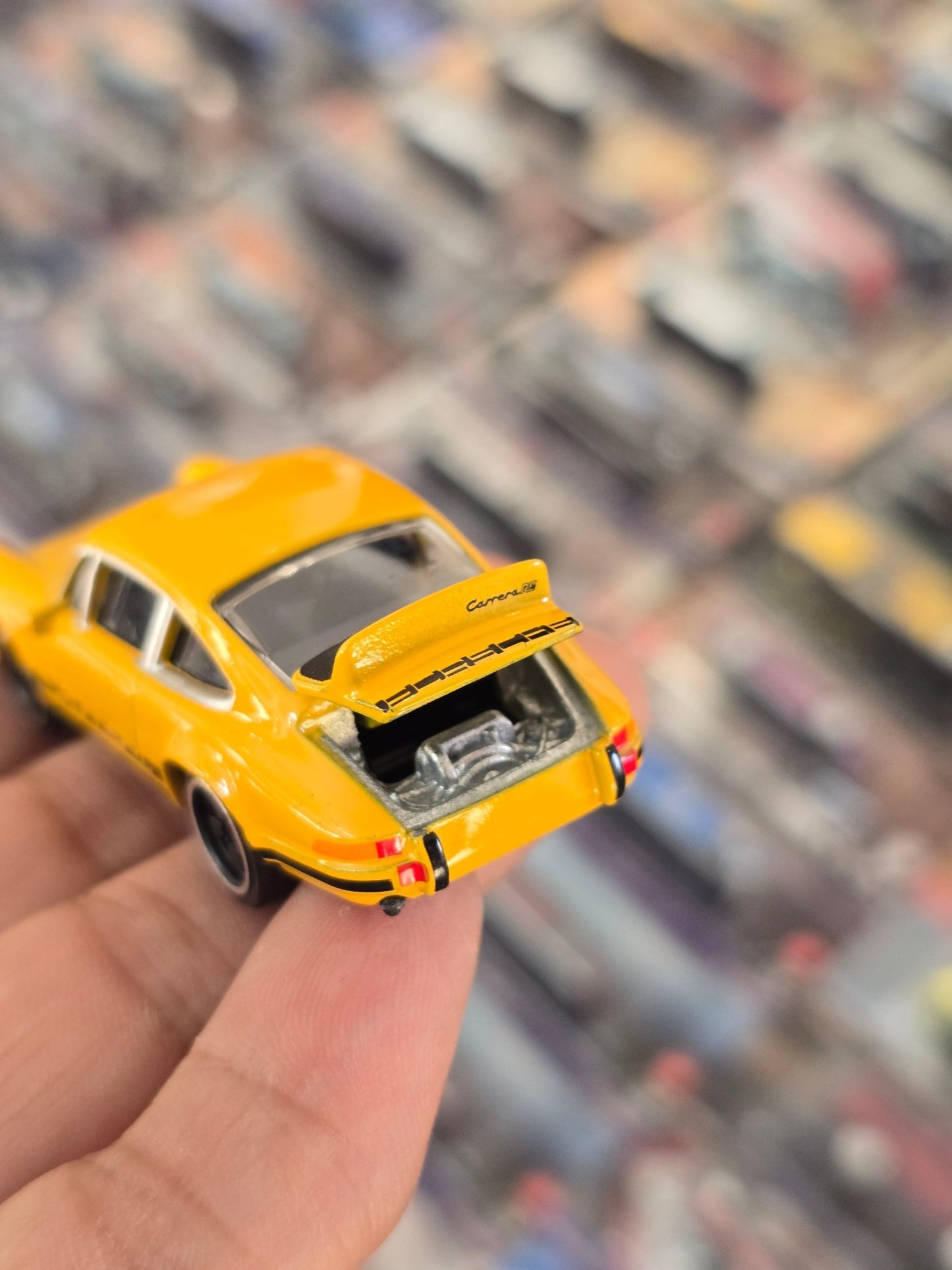 Majorette Porsche 911 Carrera RS 2.7 - Yellow (Uncarded) - Kinder Logs