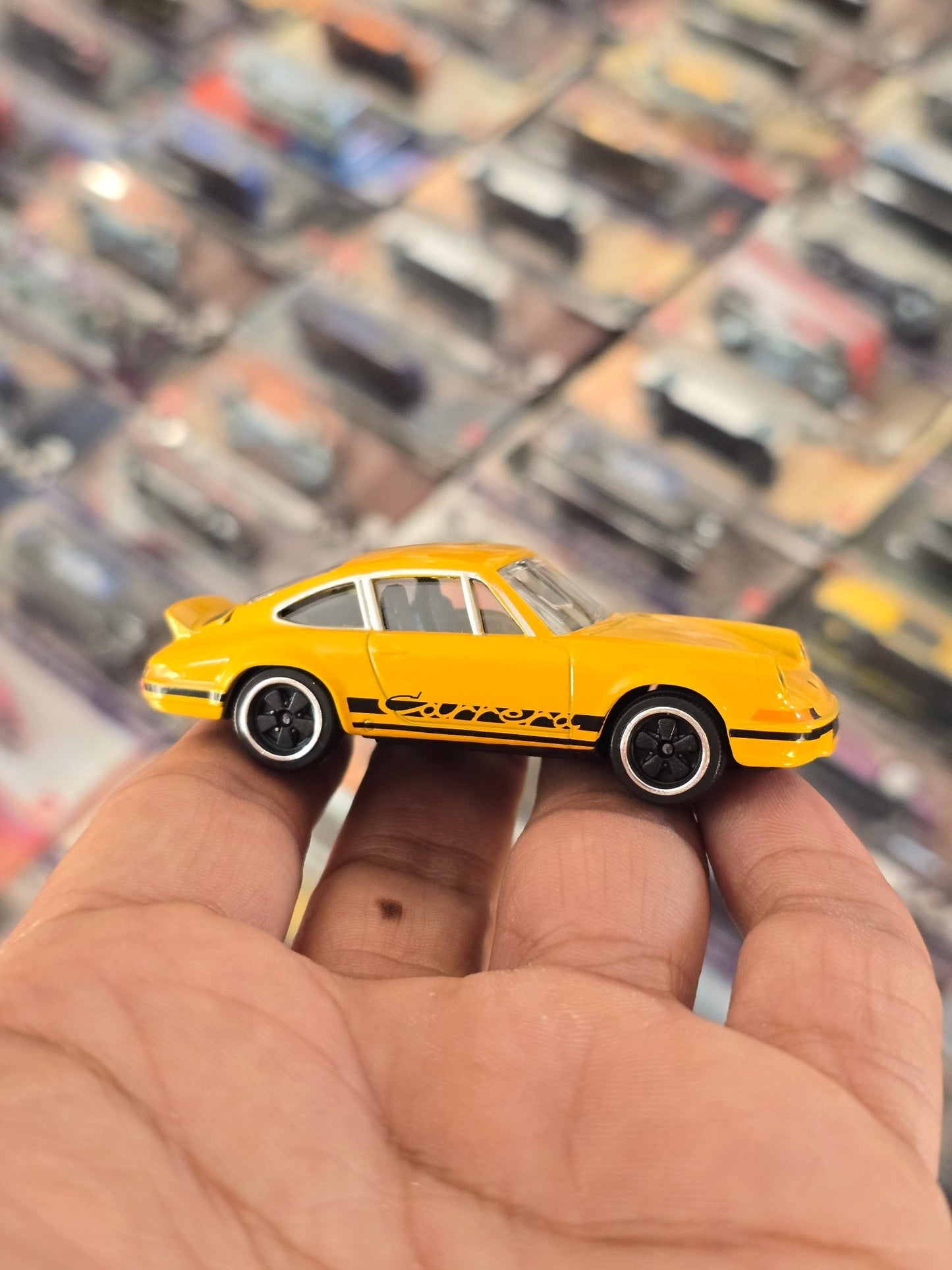 Majorette Porsche 911 Carrera RS 2.7 - Yellow (Uncarded) - Kinder Logs