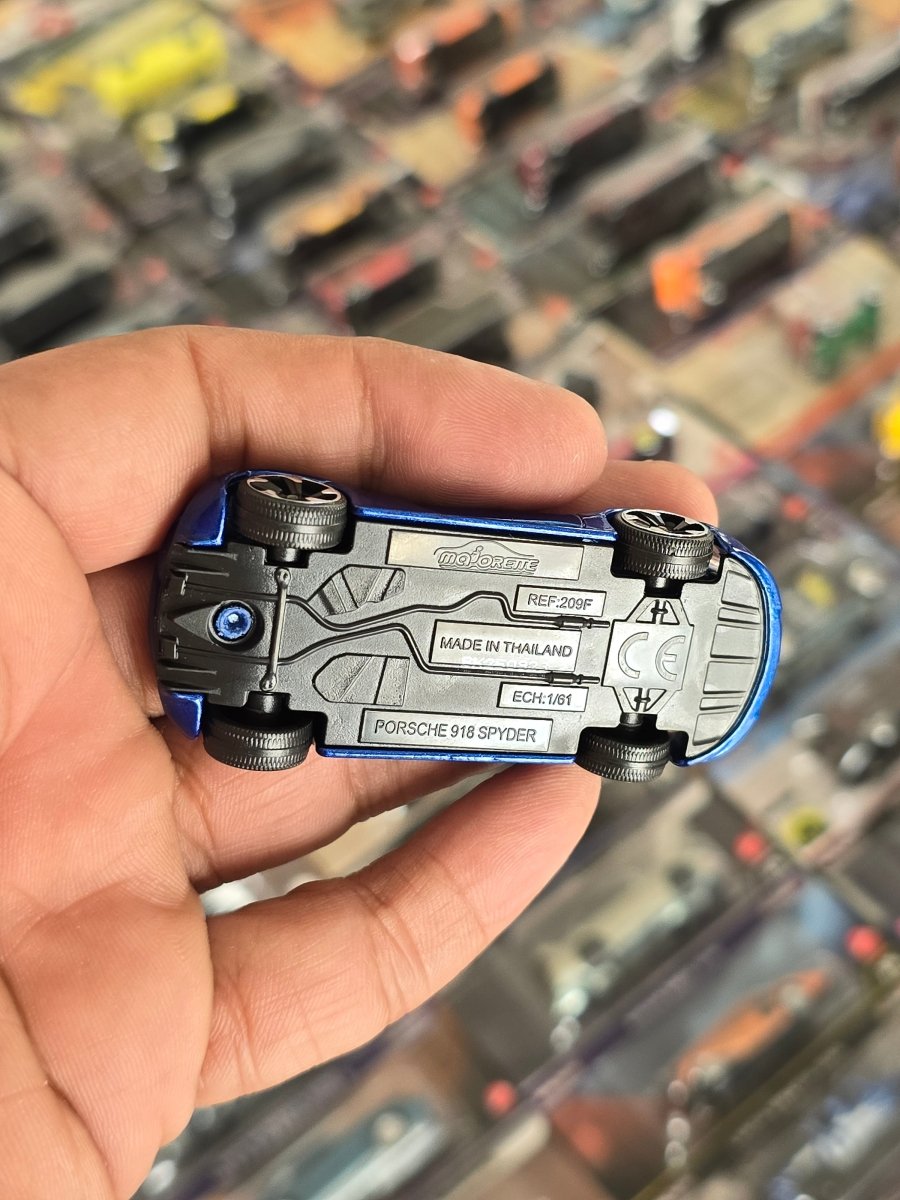 Majorette Porsche 918 Spyder - Blue Color (Uncarded) - Kinder Logs