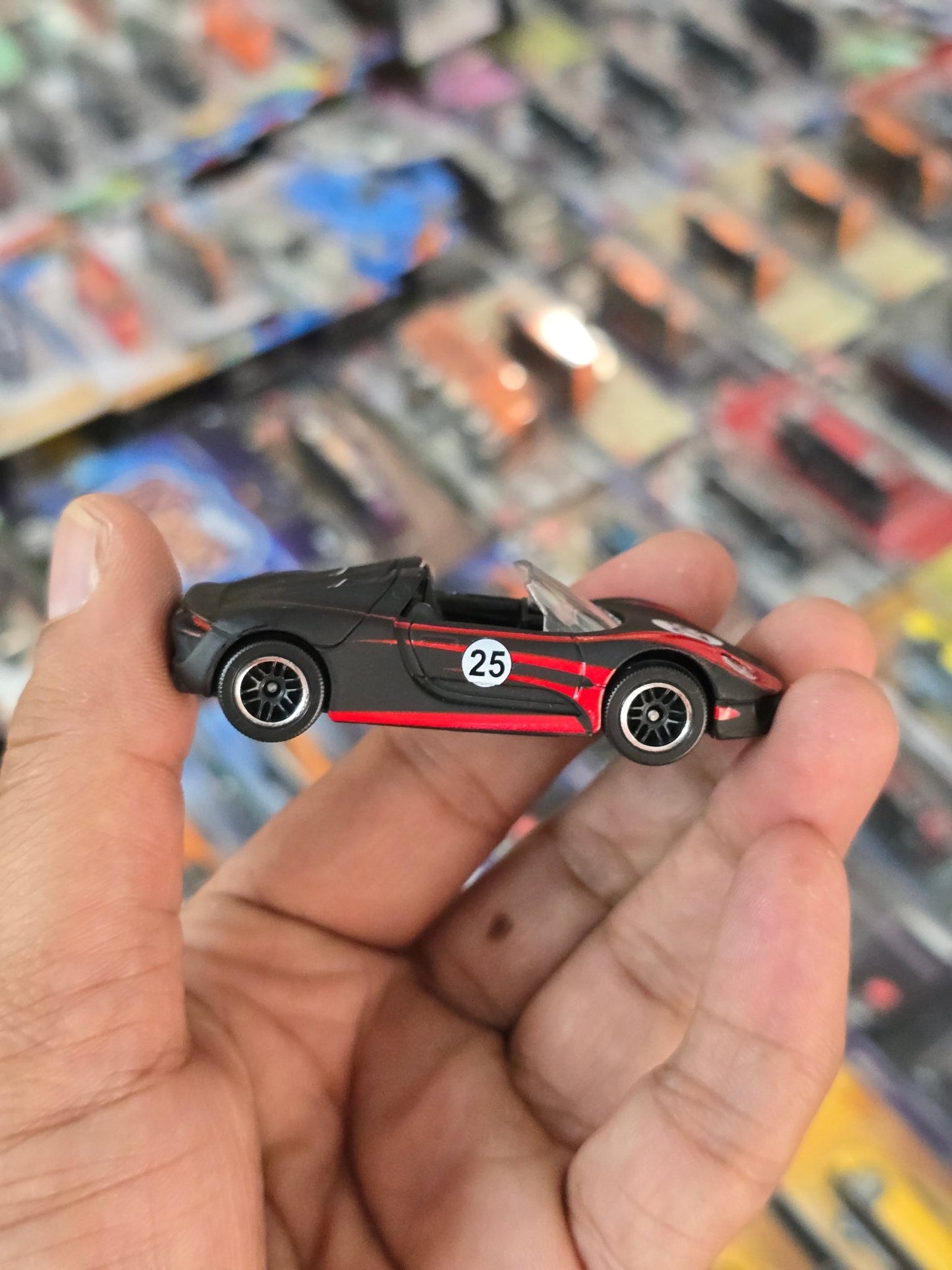 Majorette Porsche 918 Spyder Matte Black Edition (Uncarded) - Kinder Logs