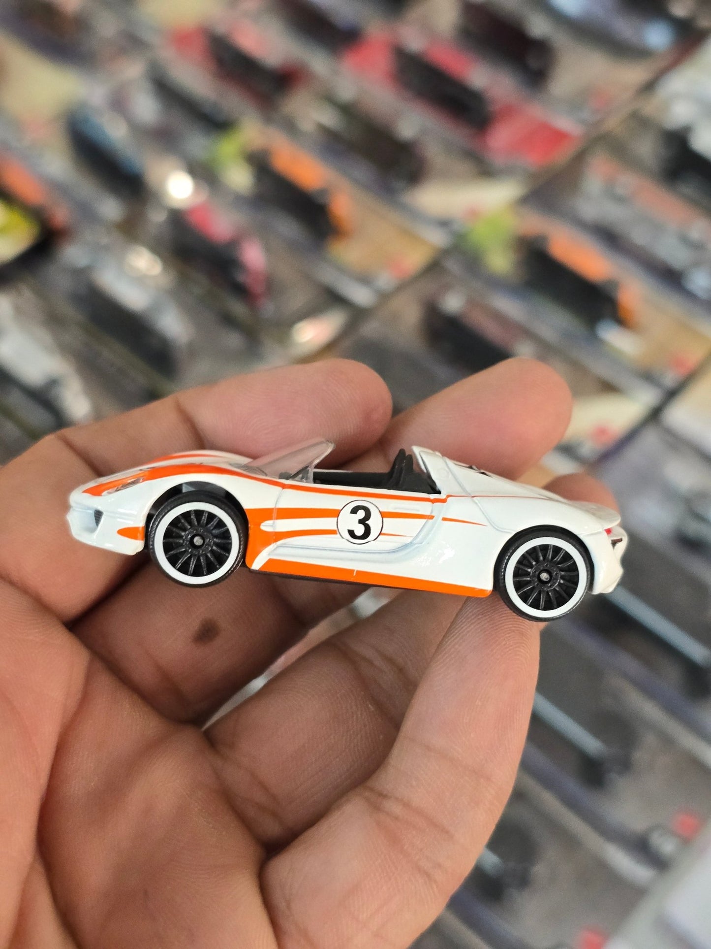 Majorette Porsche 918 Spyder Racing Edition (Uncarded) - Kinder Logs