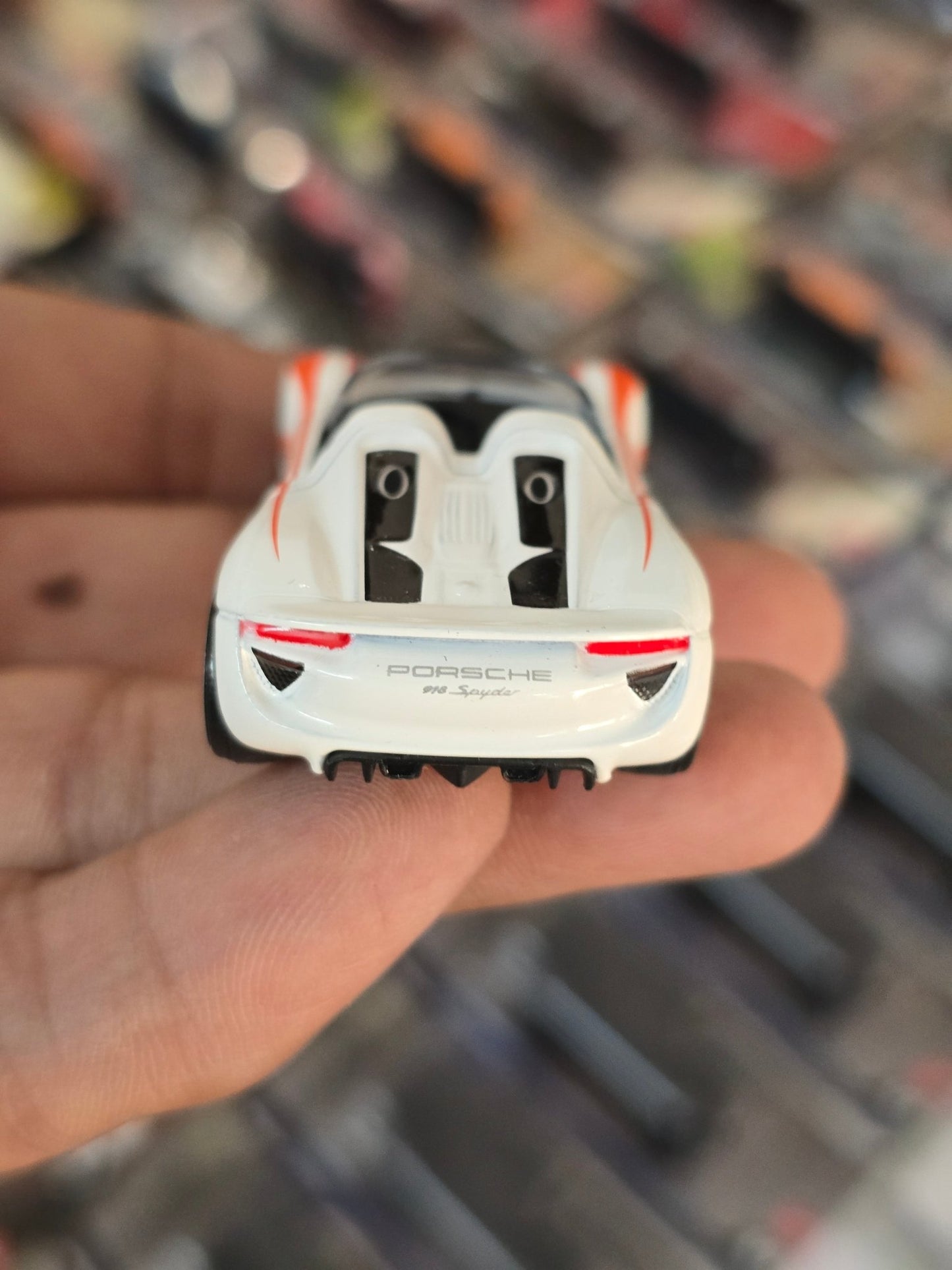 Majorette Porsche 918 Spyder Racing Edition (Uncarded) - Kinder Logs