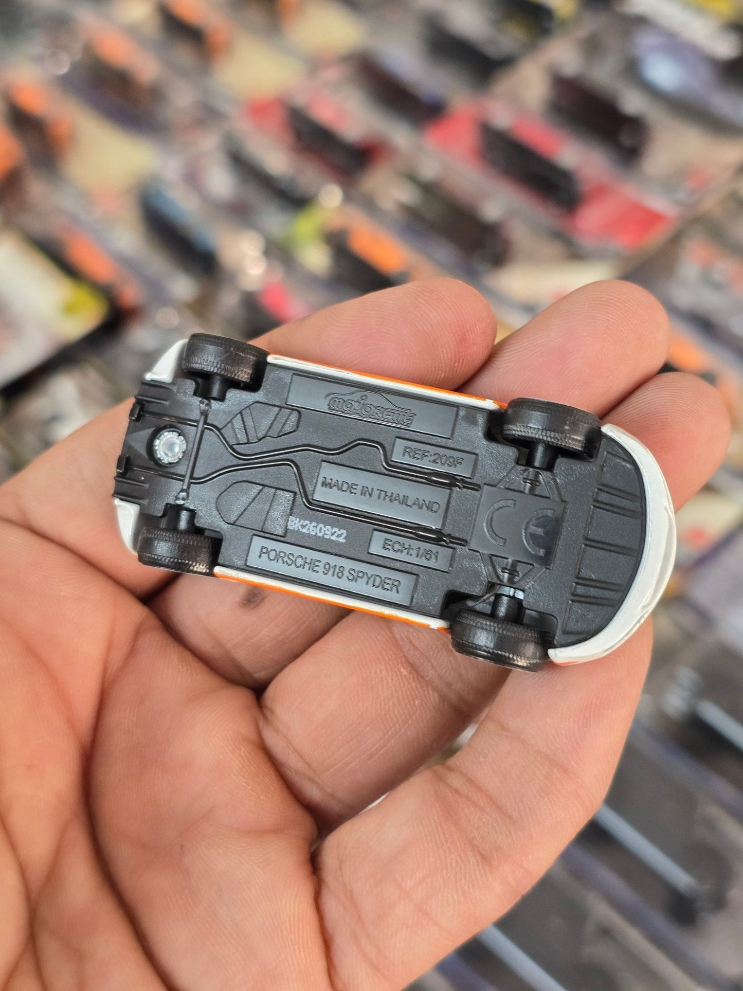Majorette Porsche 918 Spyder Racing Edition (Uncarded) - Kinder Logs