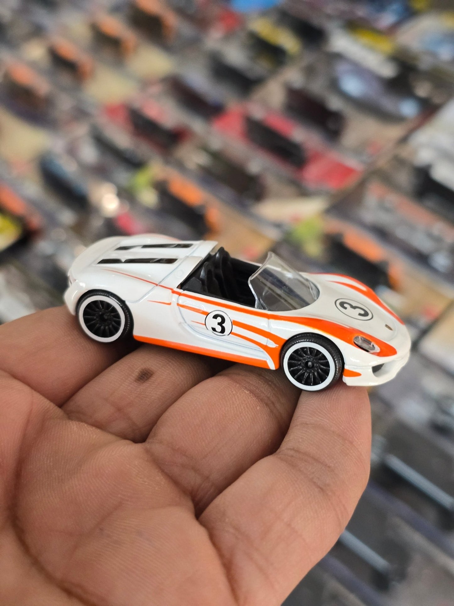 Majorette Porsche 918 Spyder Racing Edition (Uncarded) - Kinder Logs