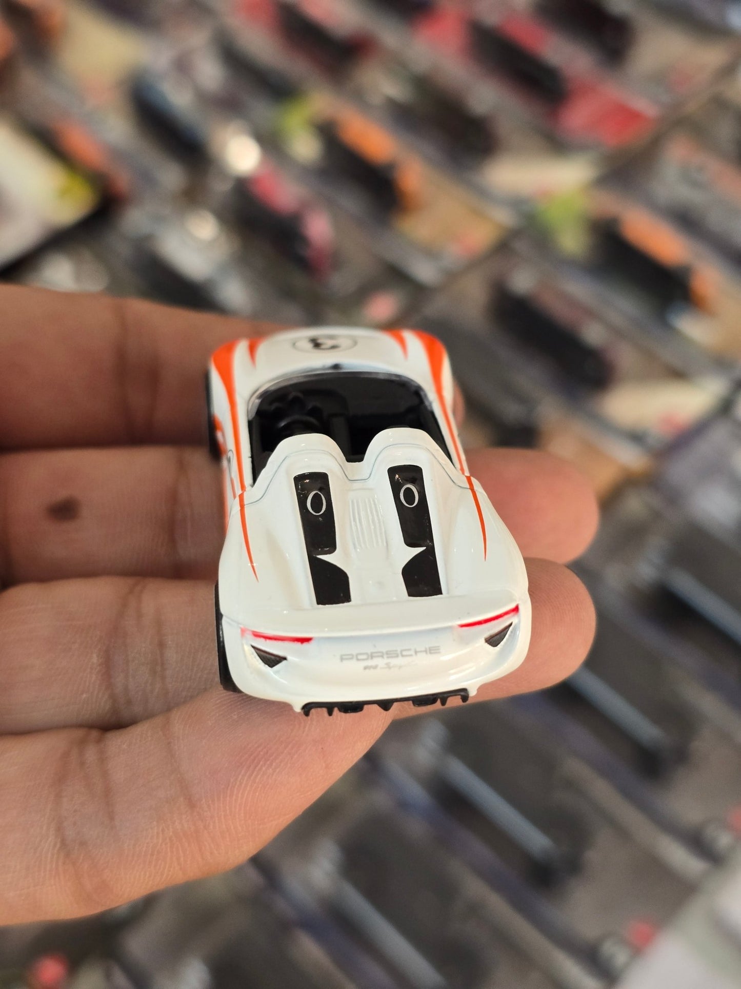 Majorette Porsche 918 Spyder Racing Edition (Uncarded) - Kinder Logs