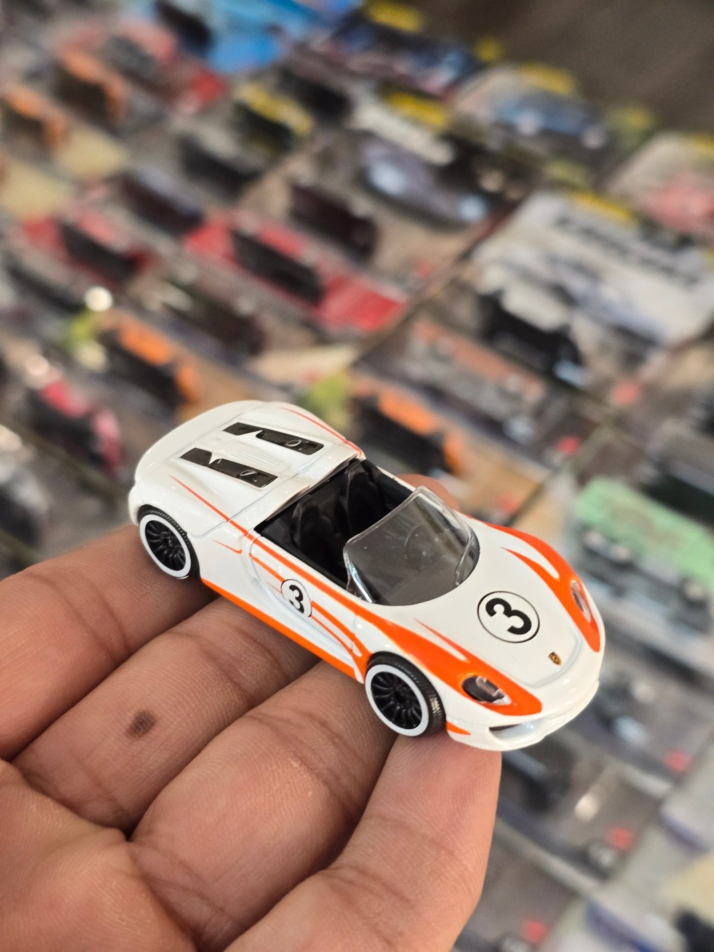 Majorette Porsche 918 Spyder Racing Edition (Uncarded) - Kinder Logs