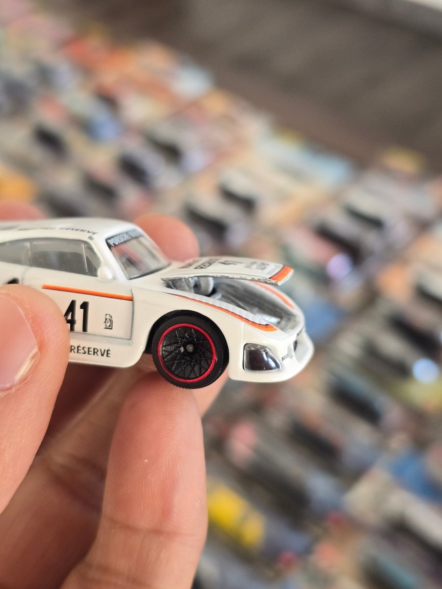 Majorette Porsche 935 K3 (Uncarded) - Kinder Logs