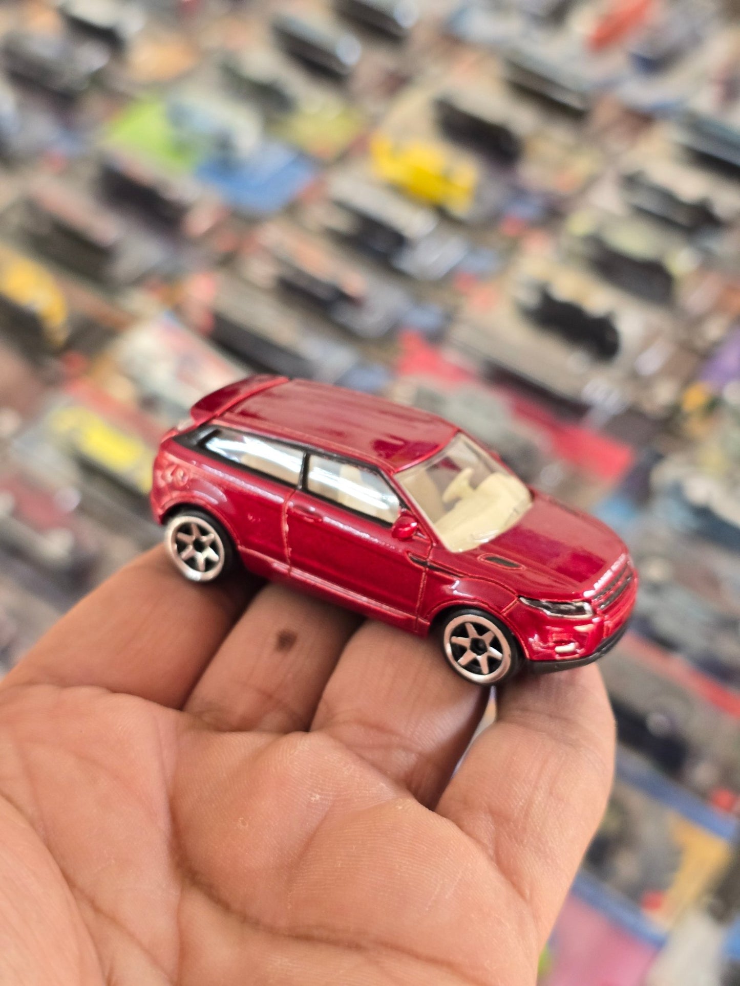 Majorette Range Rover Evoque - Maroon (Uncarded) - Kinder Logs