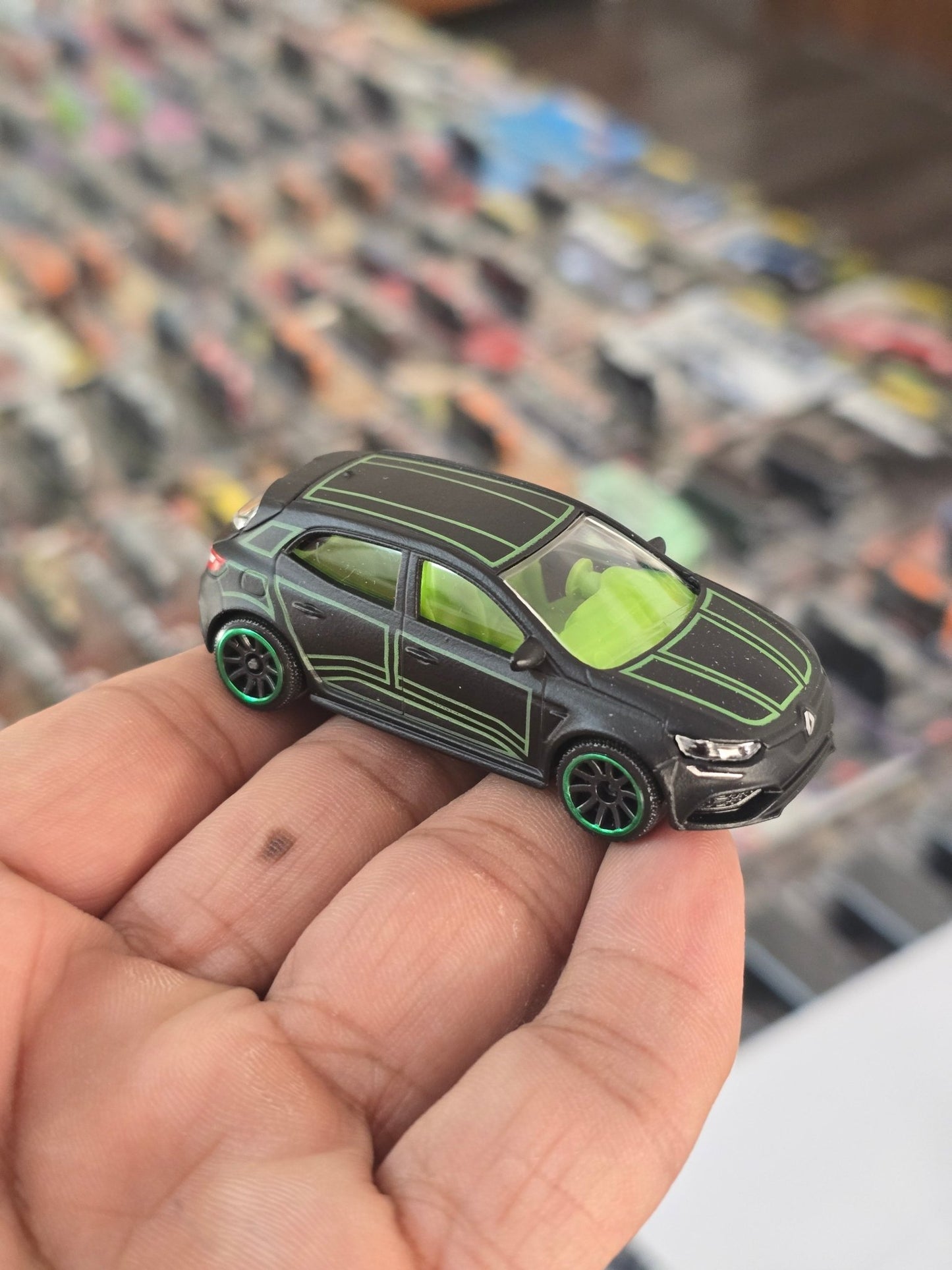 Majorette Renault Megane R.S. Tron Edition (Uncarded) - Kinder Logs