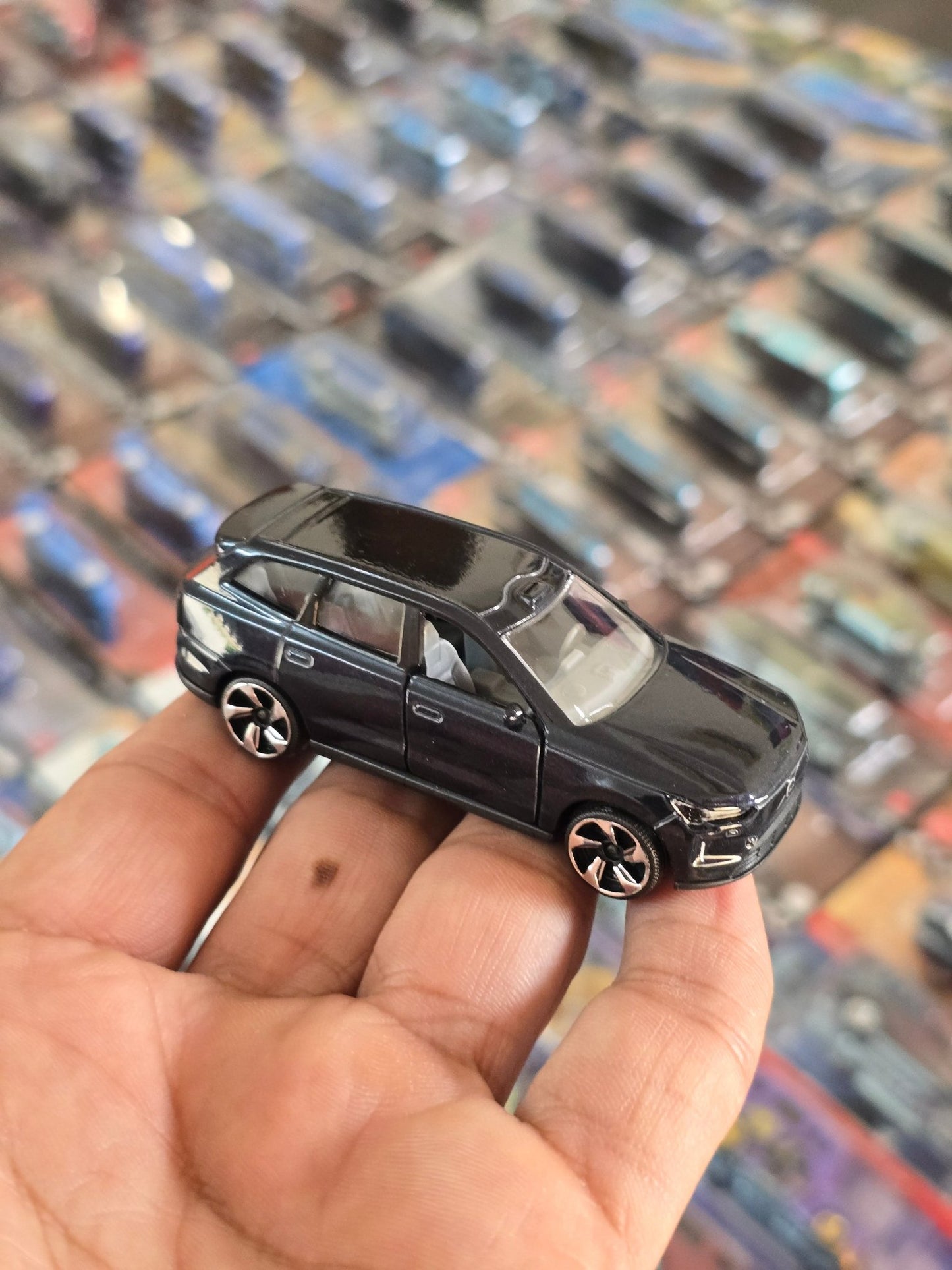 Majorette Volvo EX90 - Black (Uncarded) - Kinder Logs