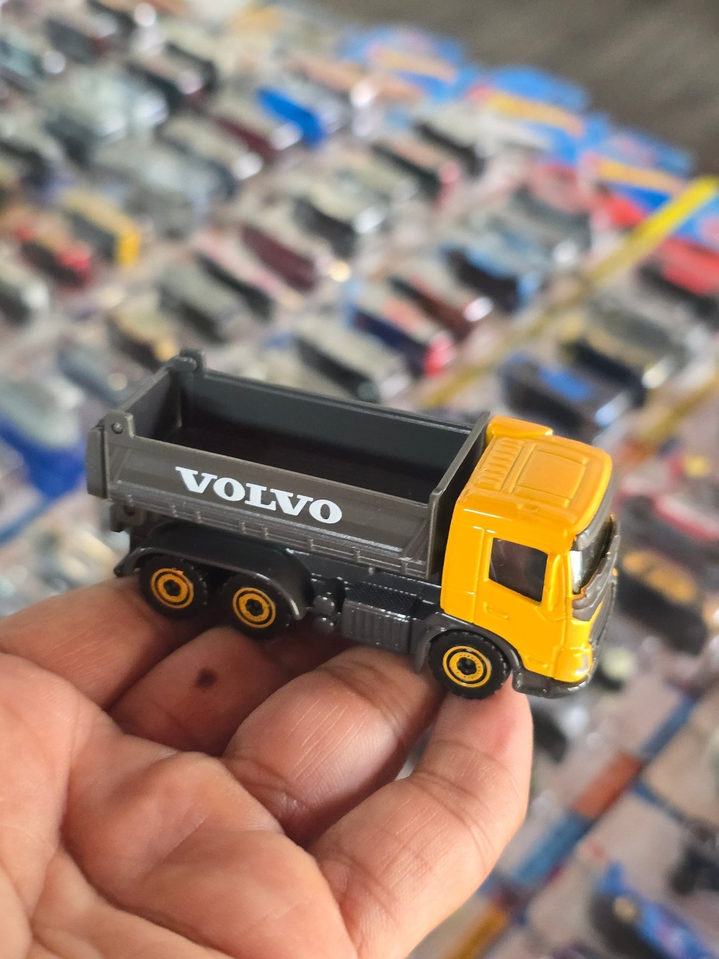 Majorette Volvo Truck - FMX Dumper (Uncarded) - Kinder Logs