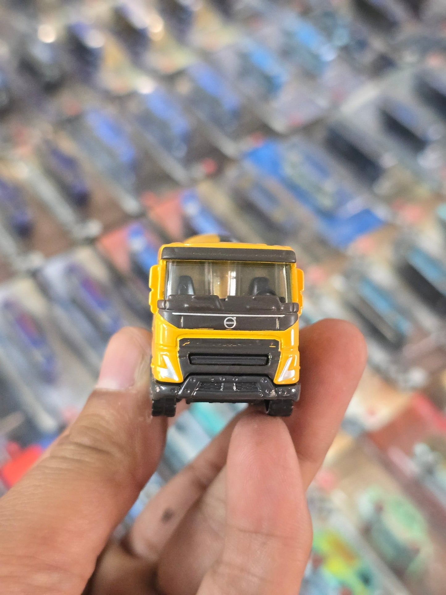 Majorette Volvo Truck - FMX Mixer (Uncarded) - Kinder Logs