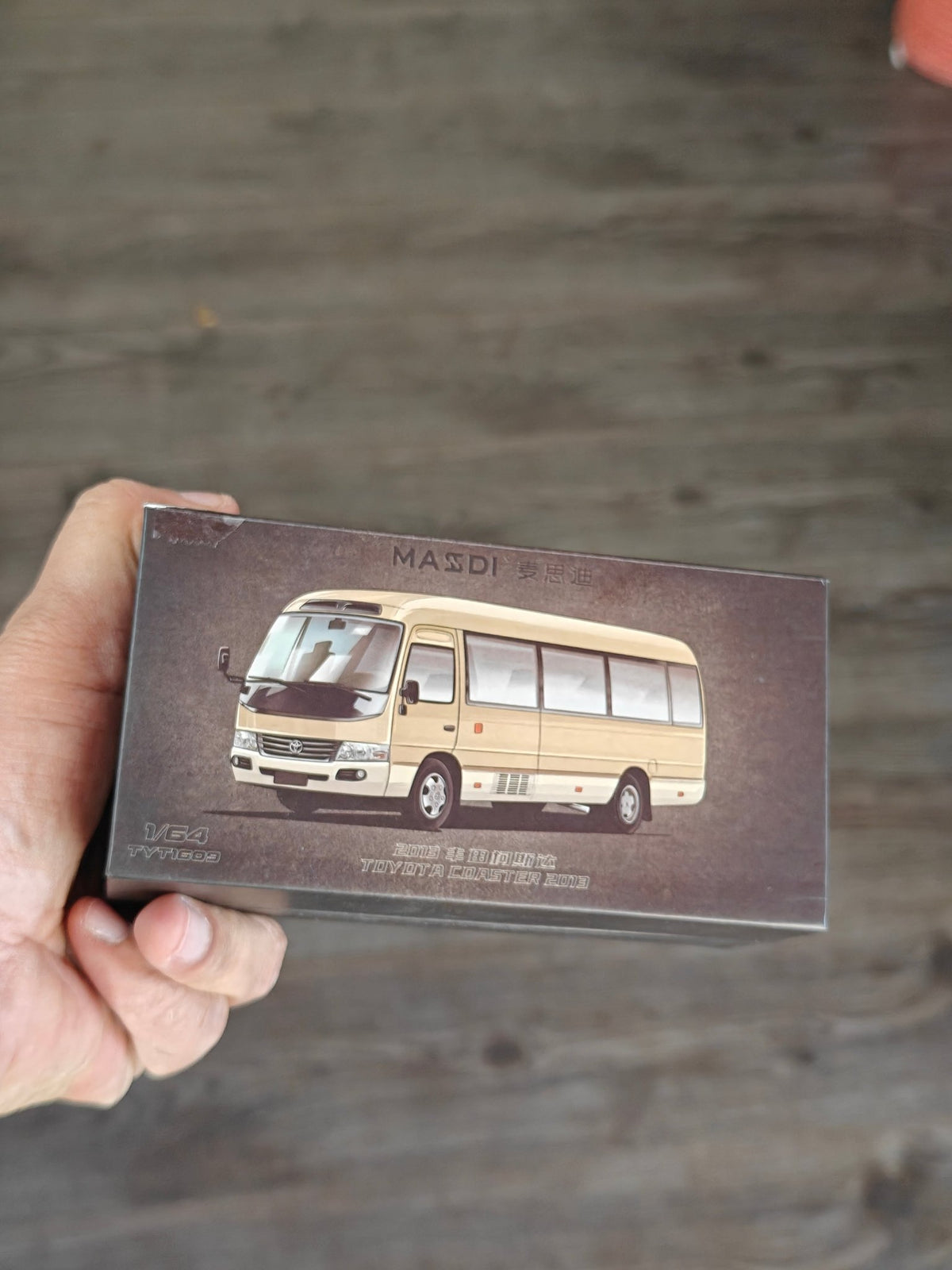 Massdi 2013 Toyota Coaster Bus - Beige (Open Box) - Kinder Logs