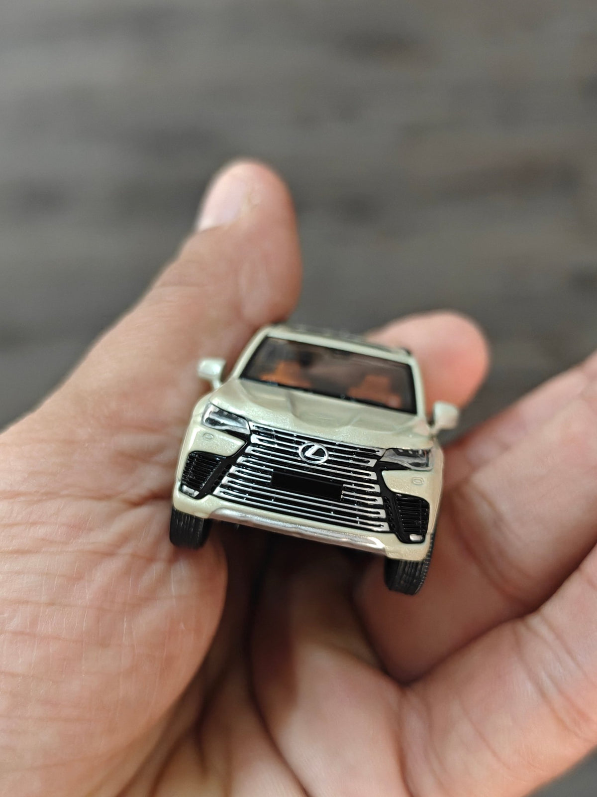 Massdi 2022 Lexus LX600 (Open Box) - Kinder Logs