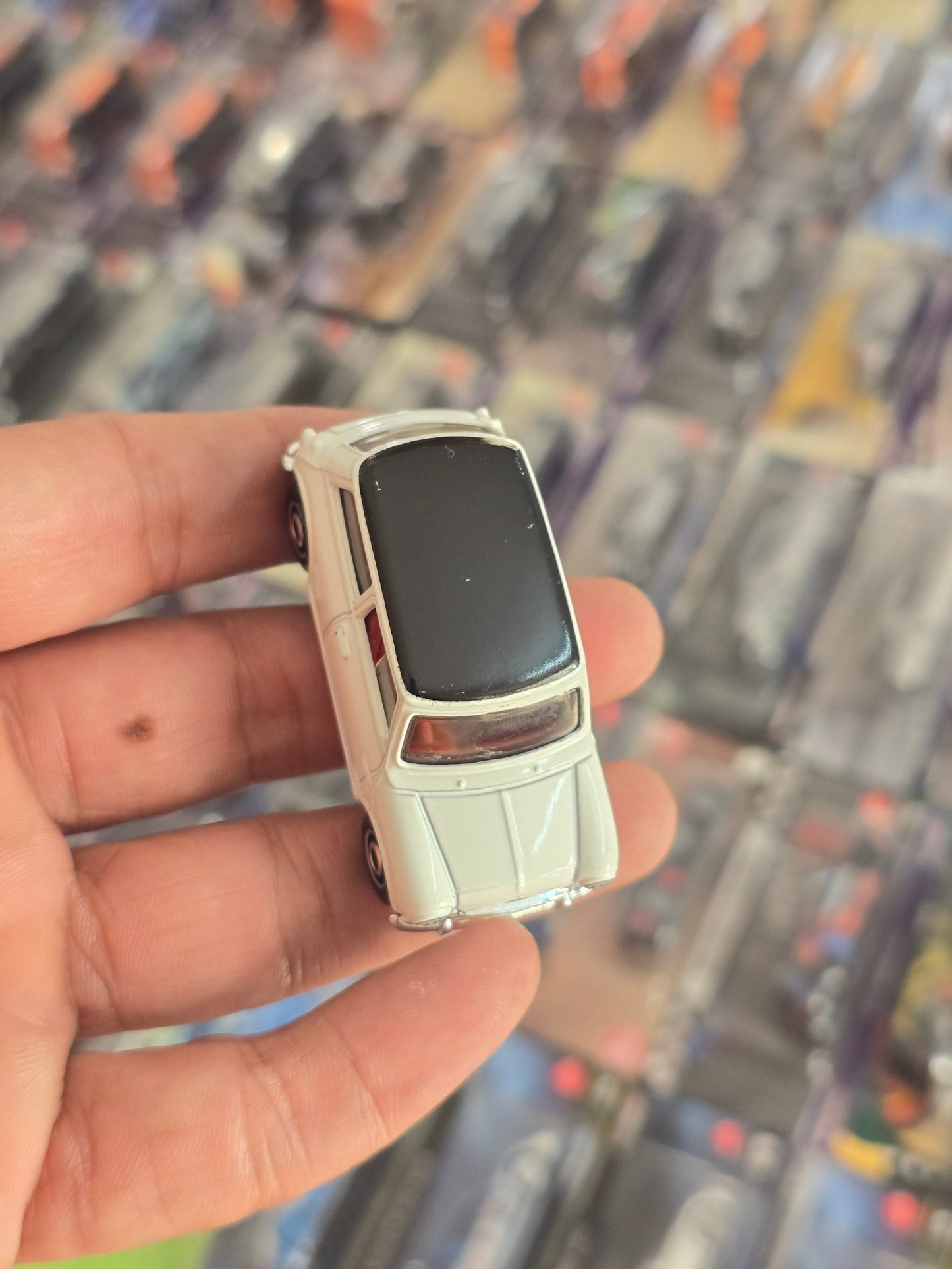 Matchbox 1964 Austin Mini Cooper - White (Uncarded) - Kinder Logs